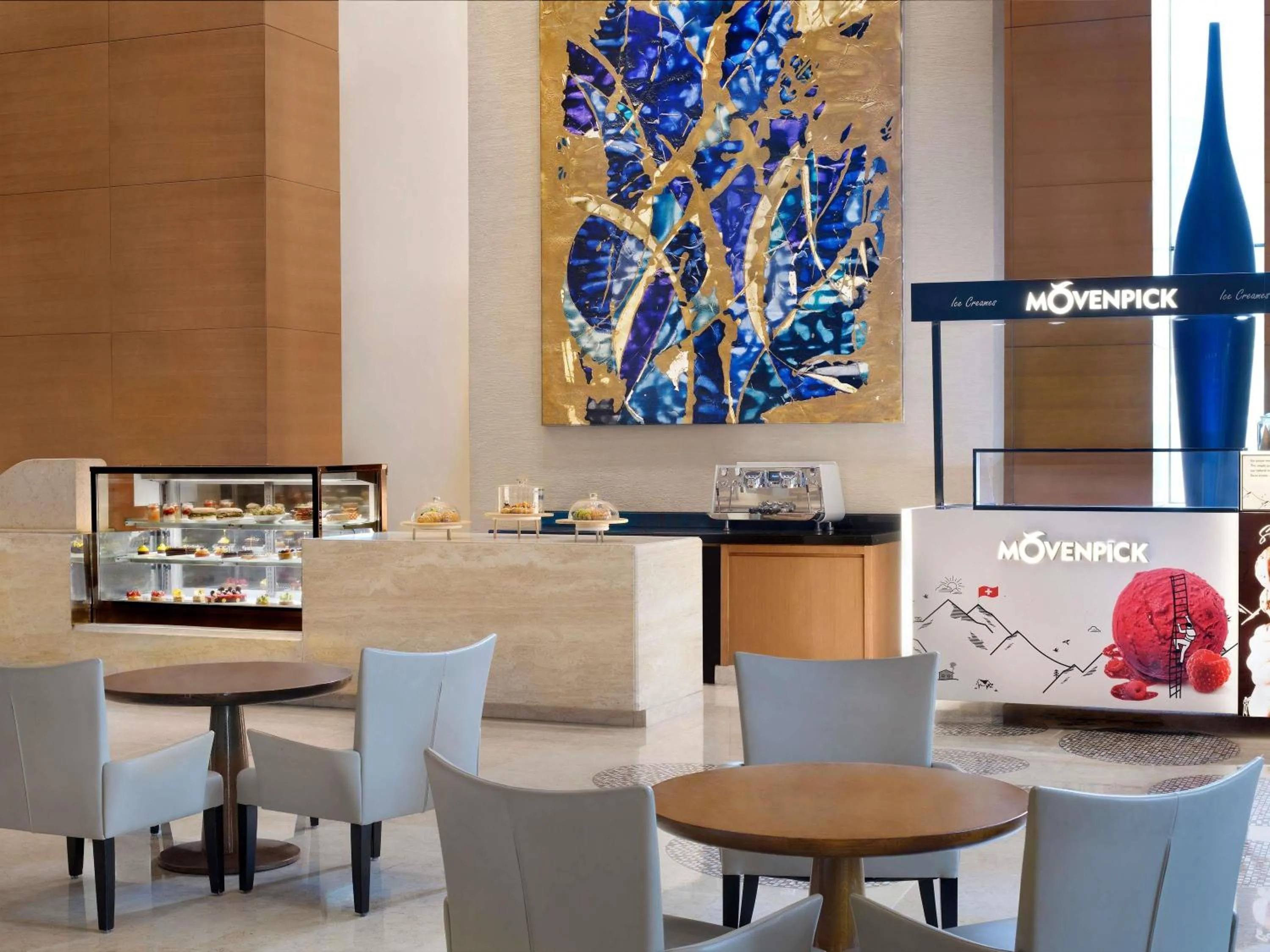 Restaurant/places to eat in Mövenpick Hotel Jumeirah Beach