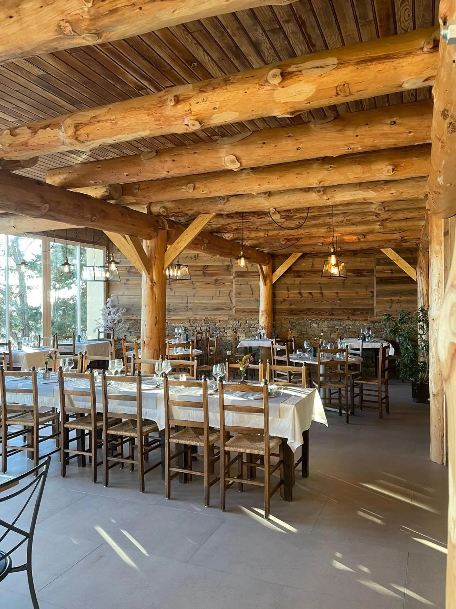 Restaurant/places to eat in Hotel des Pyrénées