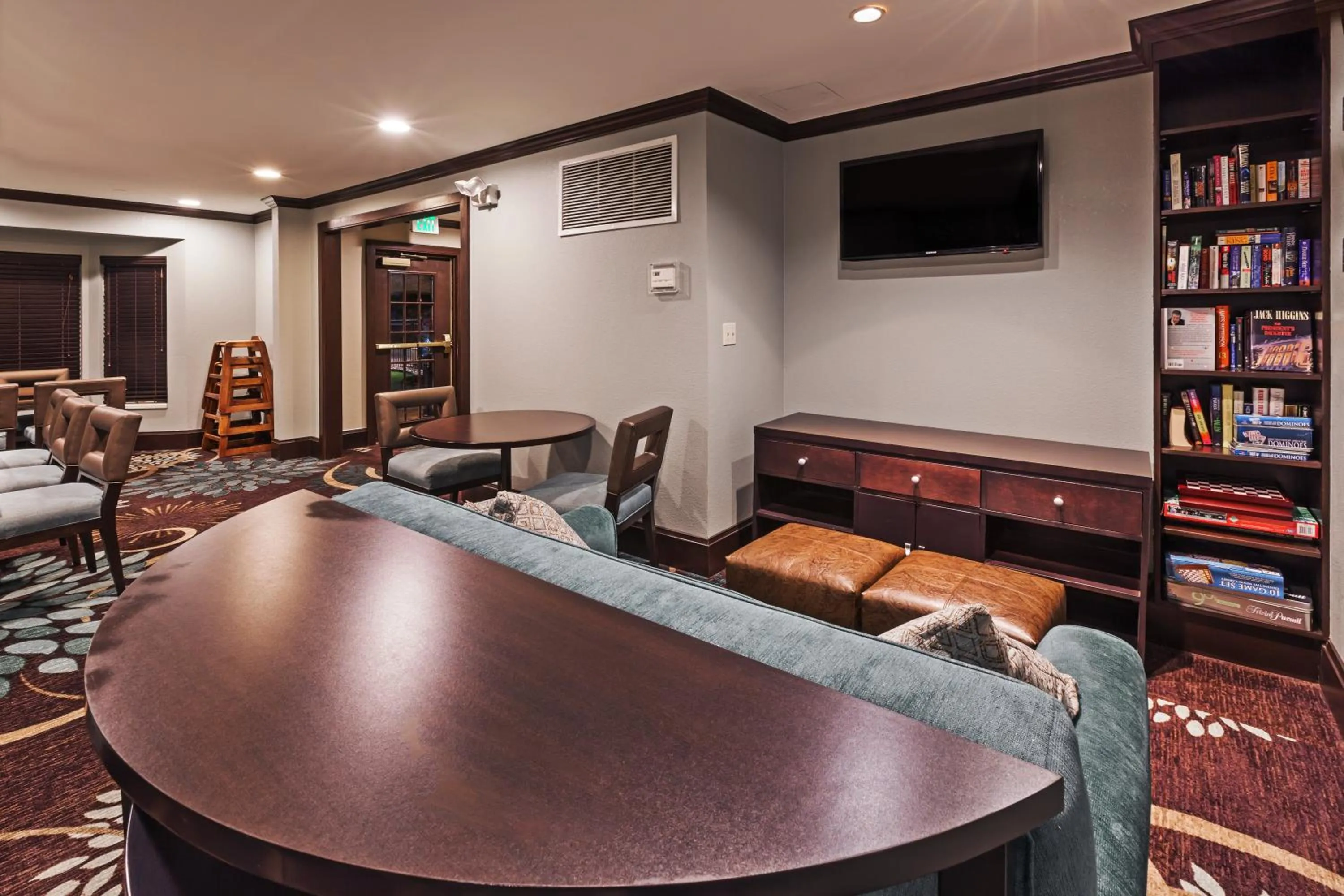 Decorative detail in Staybridge Suites Tulsa-Woodland Hills, an IHG Hotel