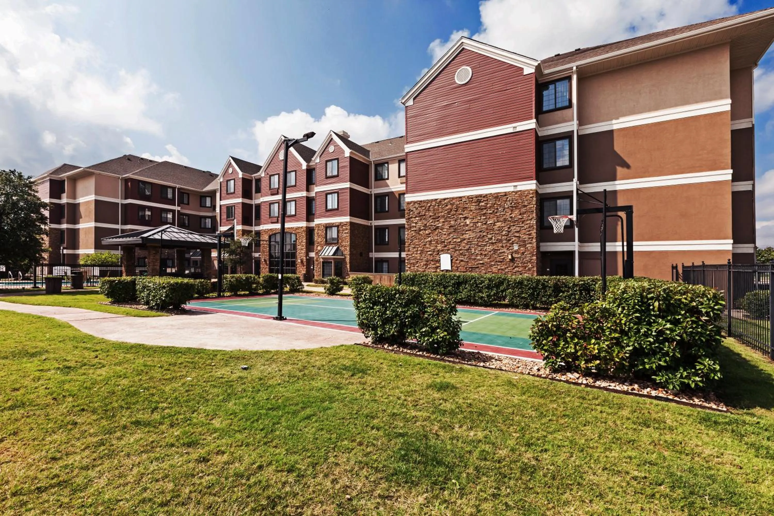 Area and facilities in Staybridge Suites Tulsa-Woodland Hills, an IHG Hotel