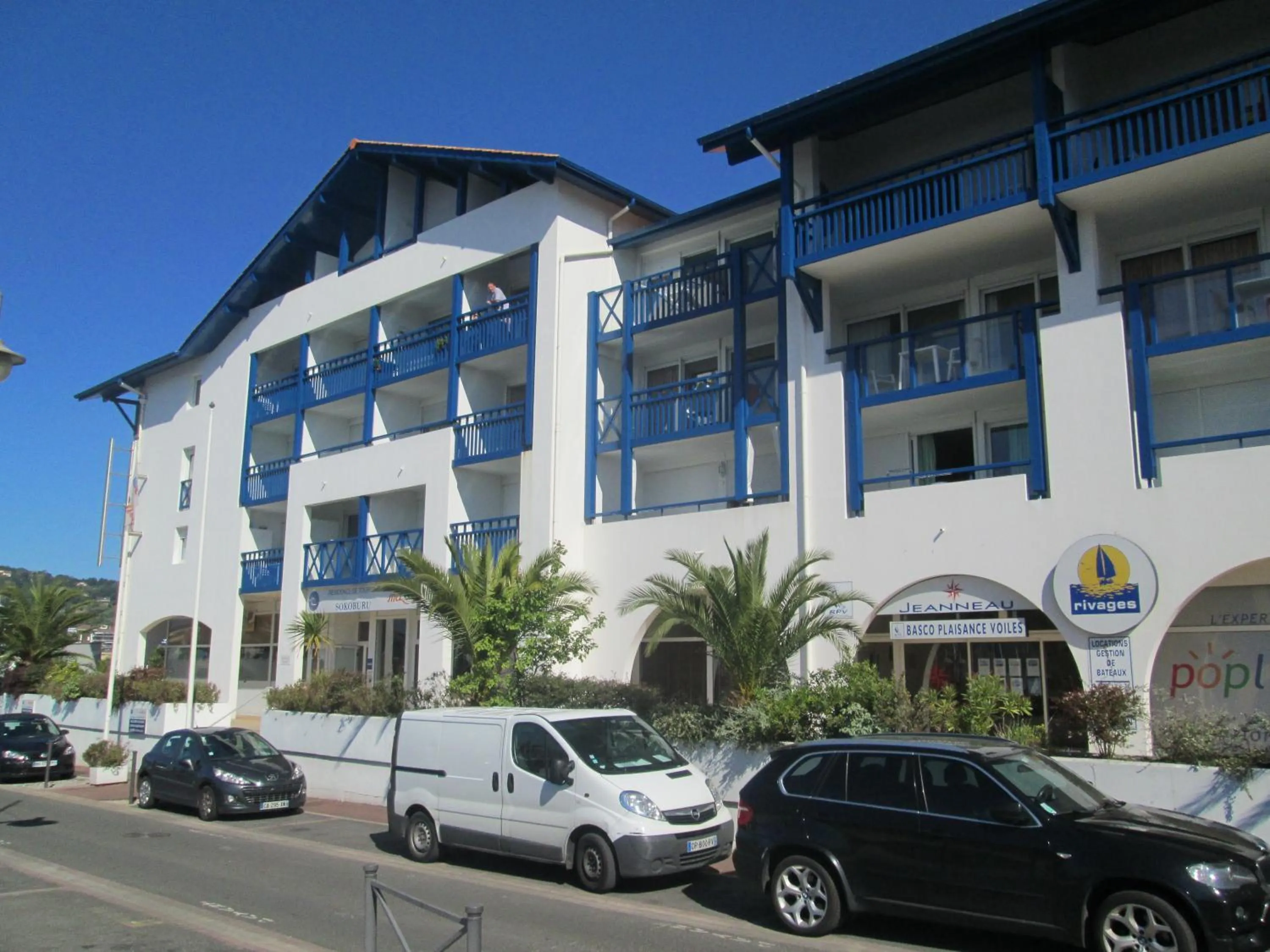 Facade/entrance in Résidence Mer & Golf Sokoburu