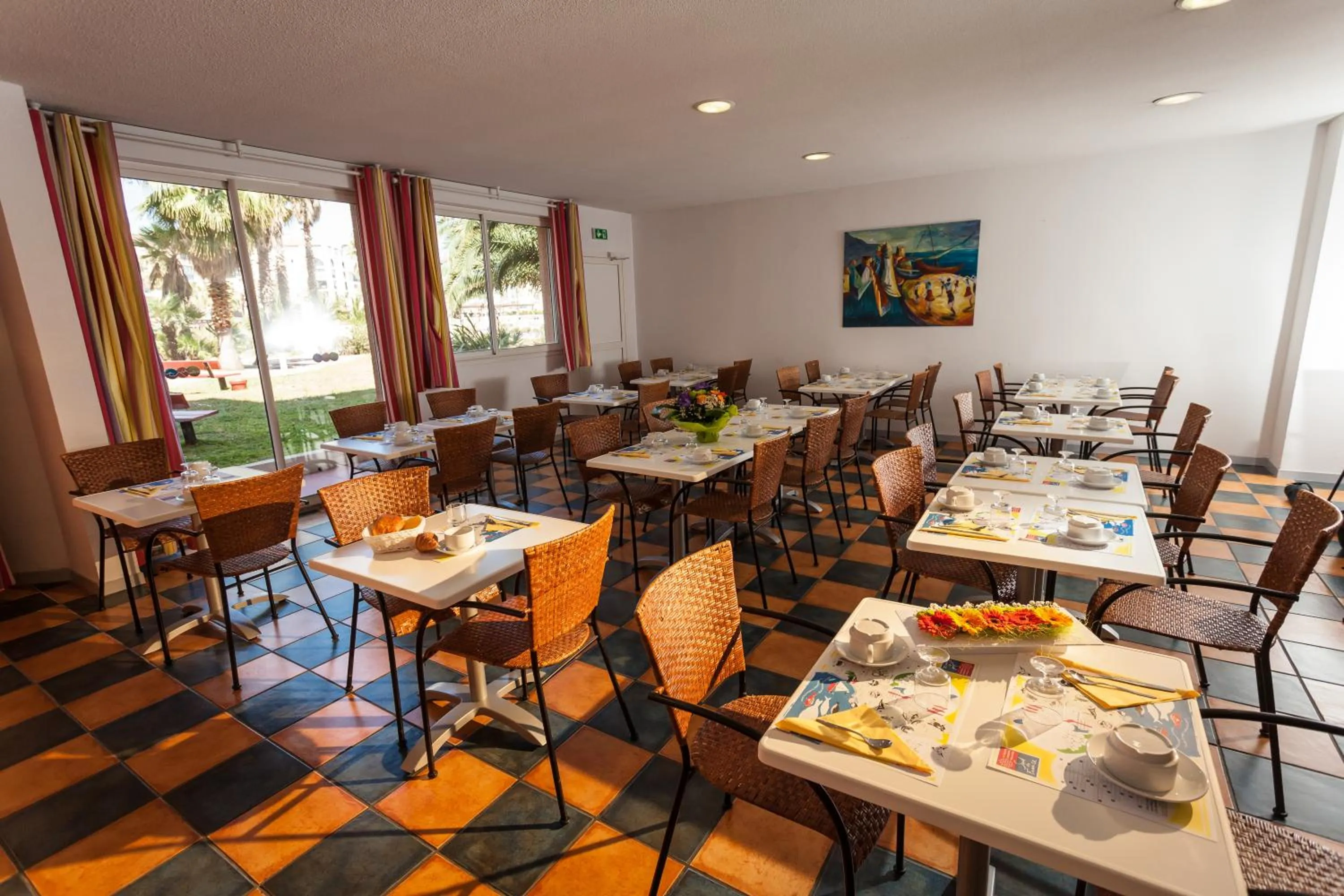 Continental breakfast in Résidence Mer & Golf Port Argelès