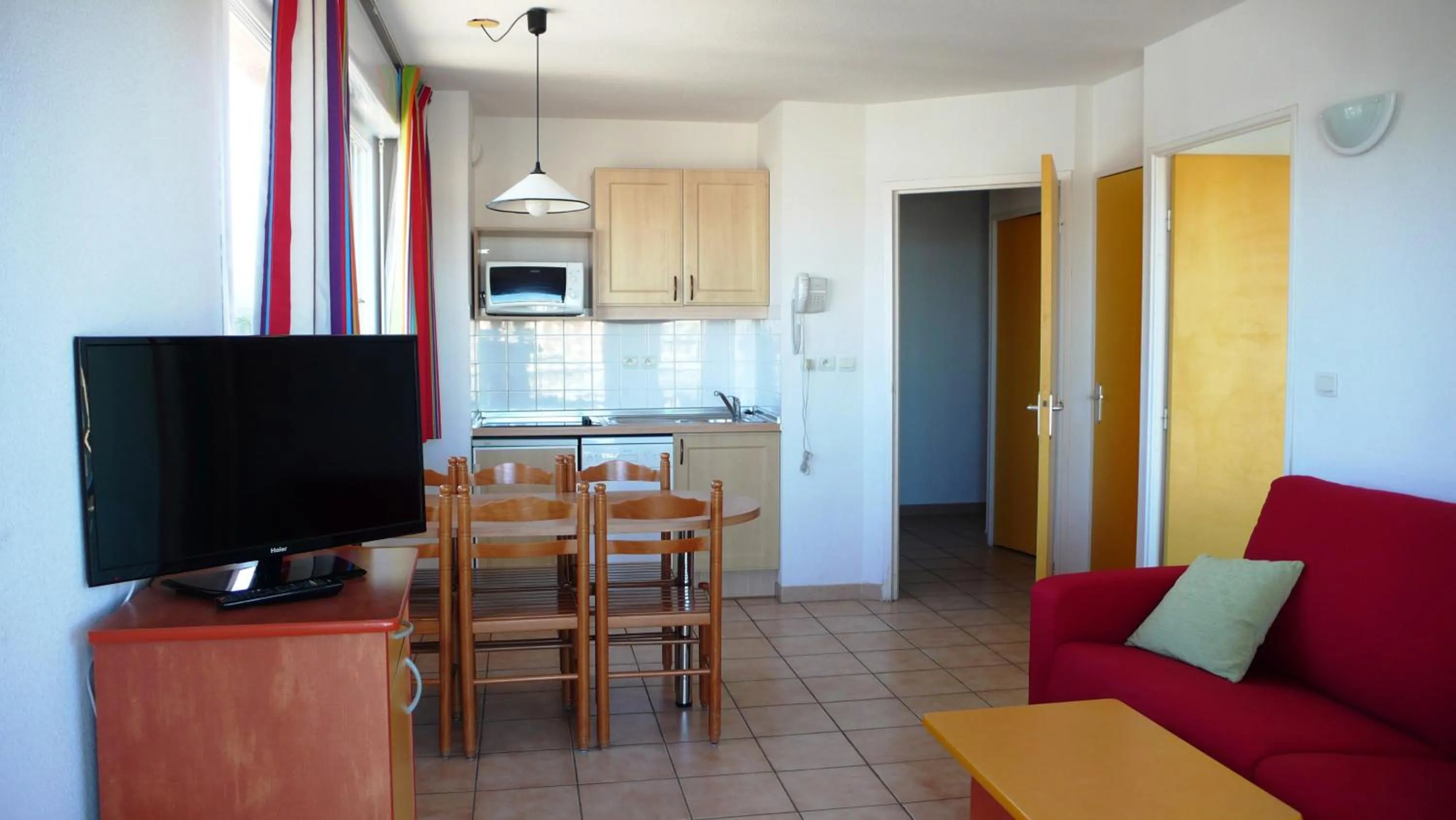 Kitchen or kitchenette in Résidence Mer & Golf Port Argelès