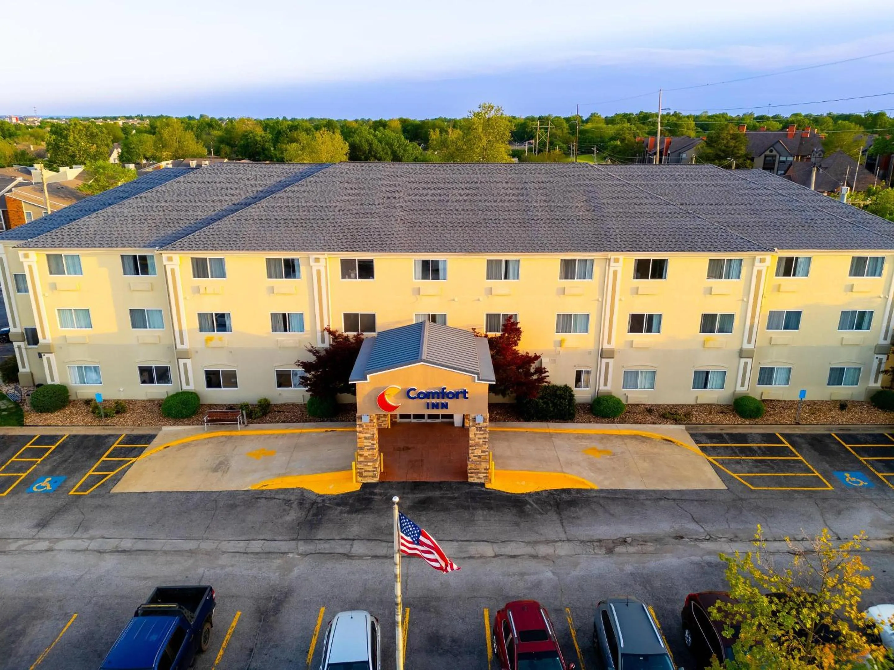 Property building in Comfort Inn South Tulsa - Woodland Hills