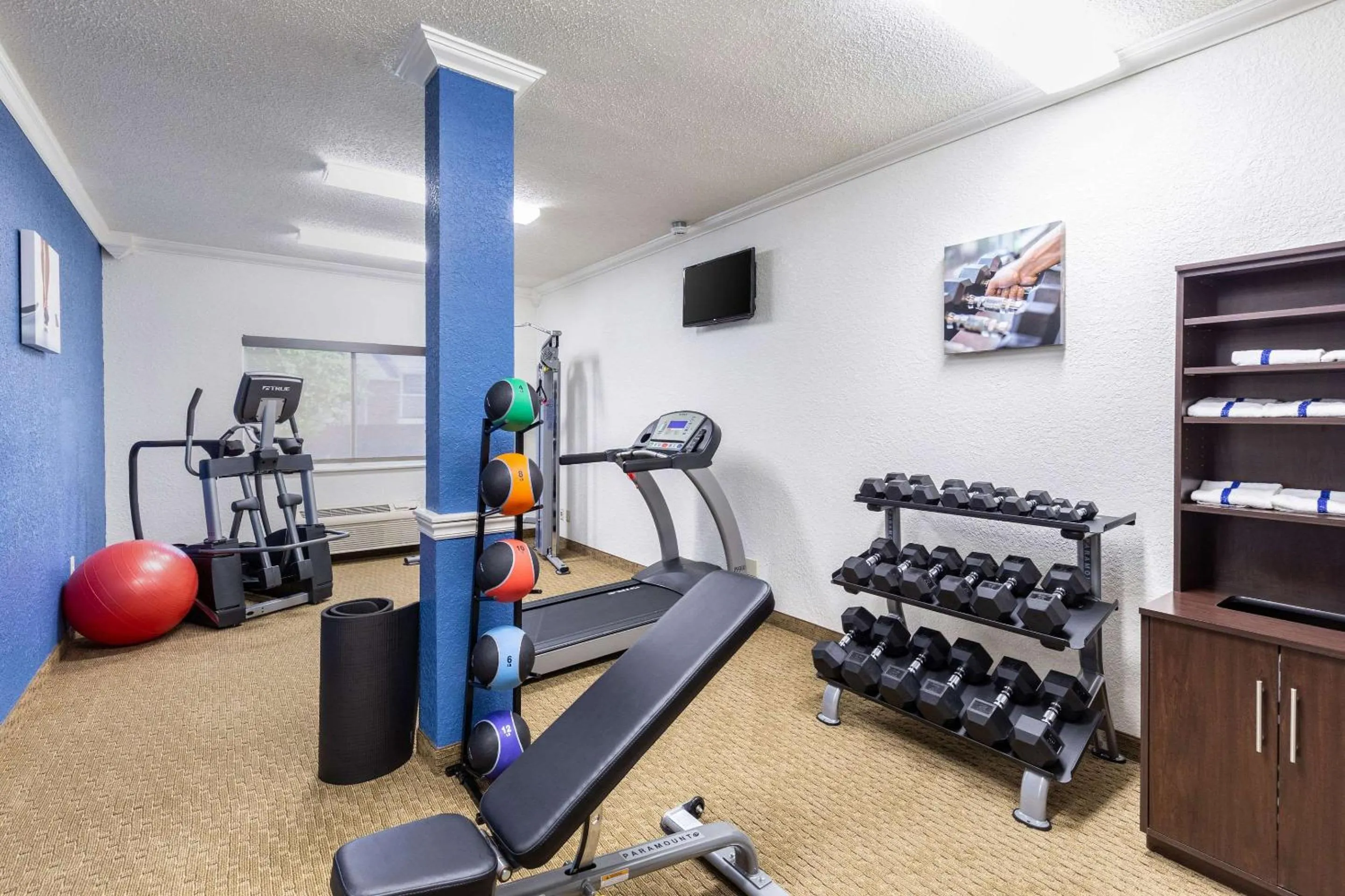 Fitness centre/facilities in Comfort Inn South Tulsa - Woodland Hills