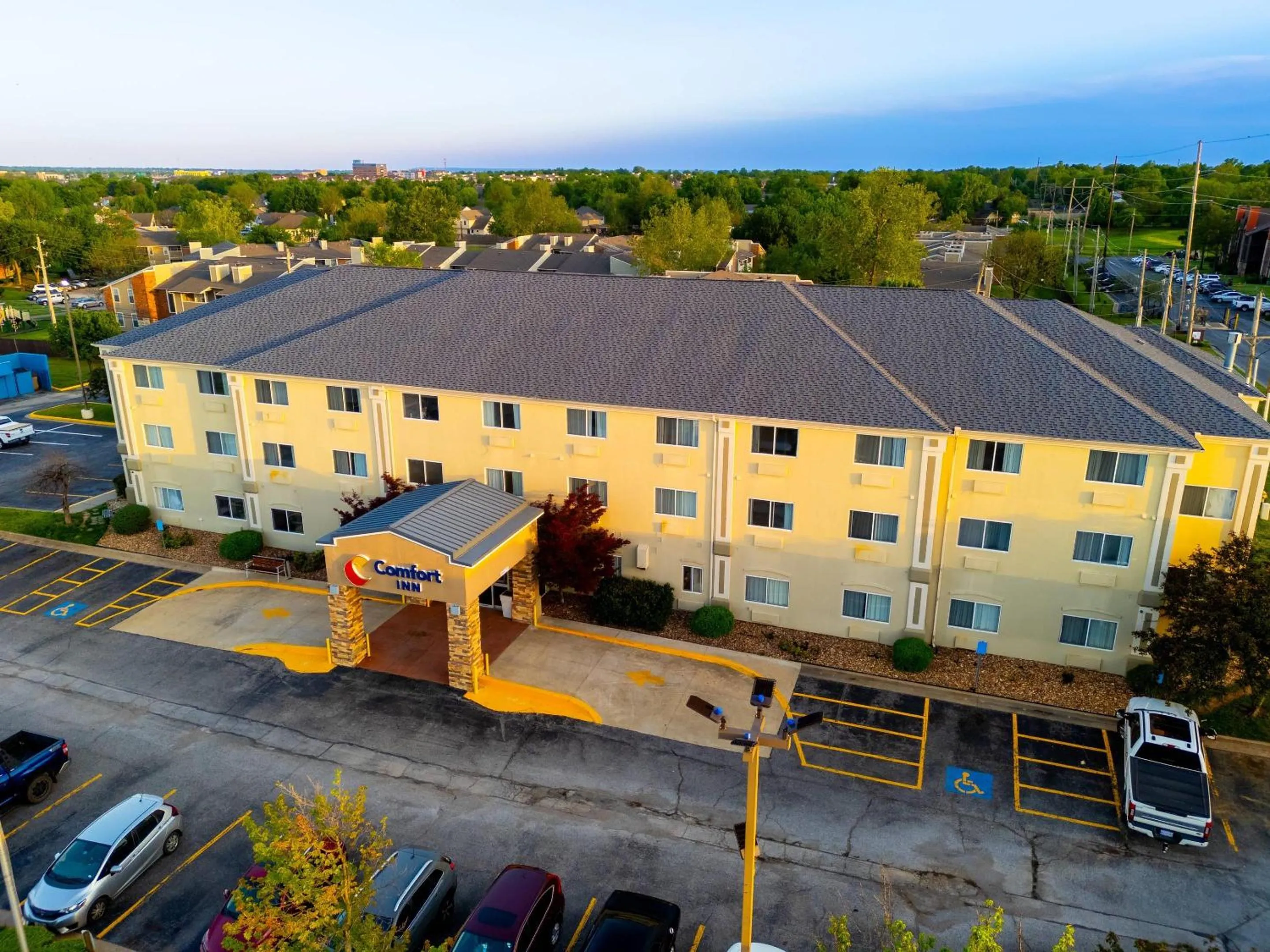 Property building in Comfort Inn South Tulsa - Woodland Hills