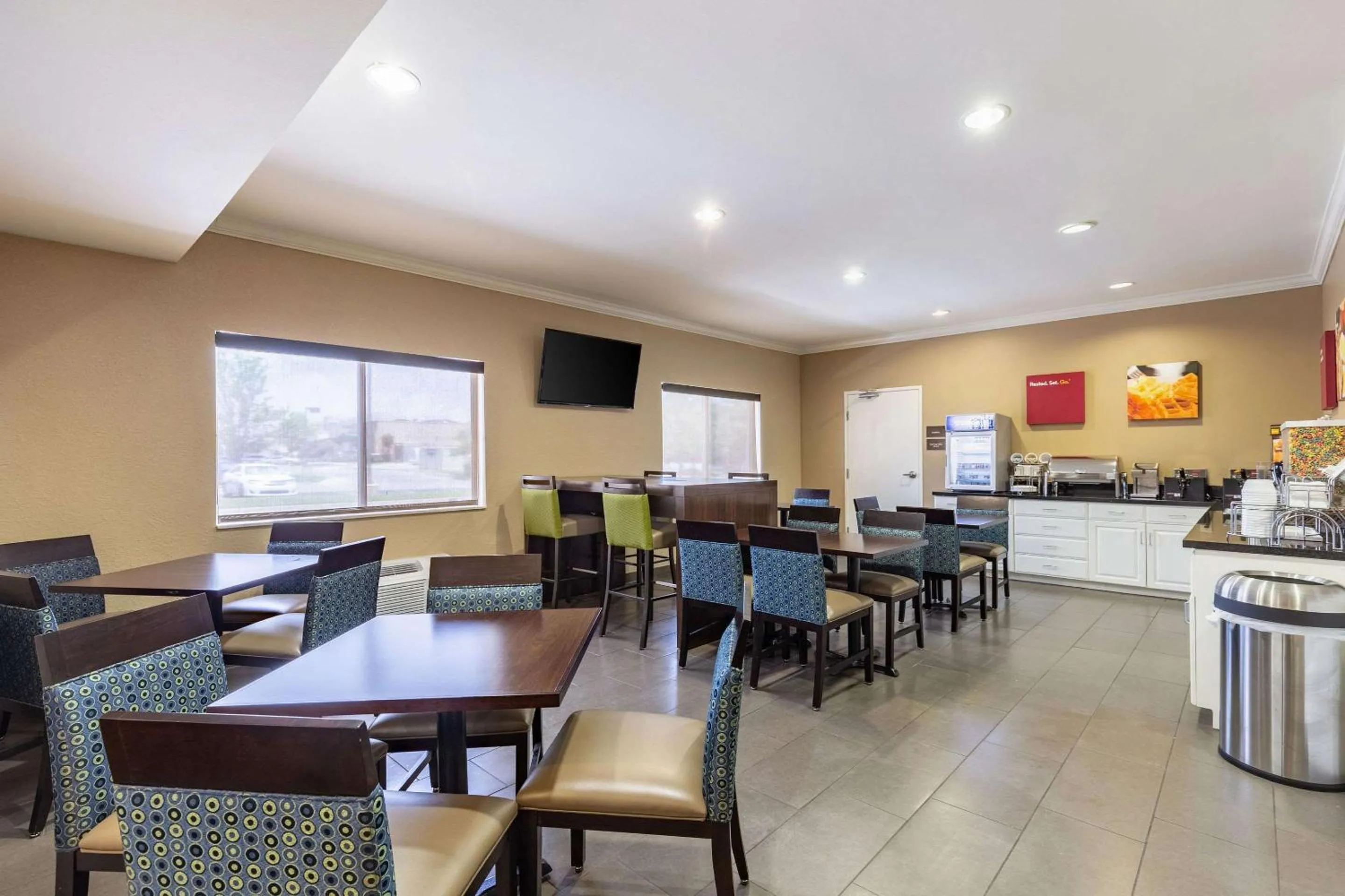 Restaurant/places to eat in Comfort Inn South Tulsa - Woodland Hills