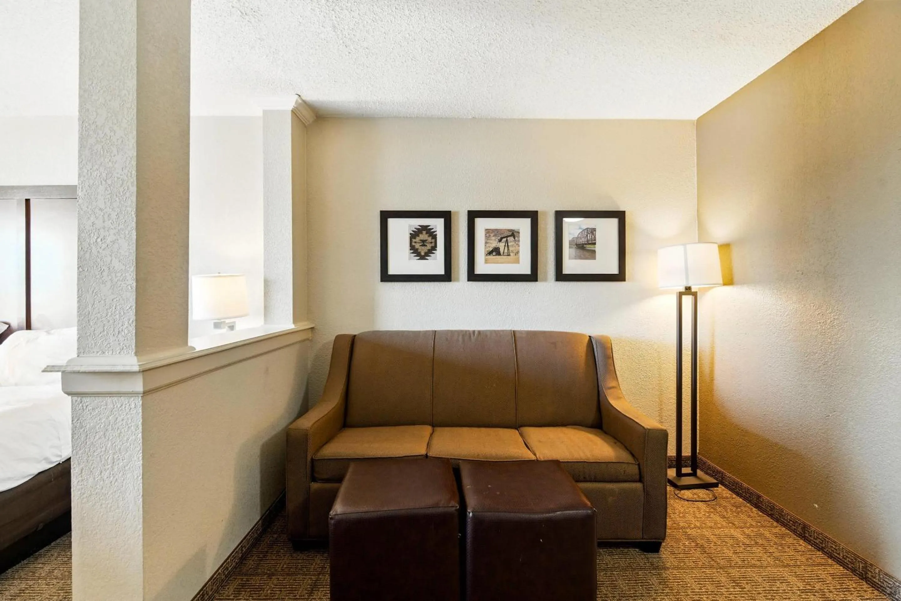 Bedroom in Comfort Inn South Tulsa - Woodland Hills