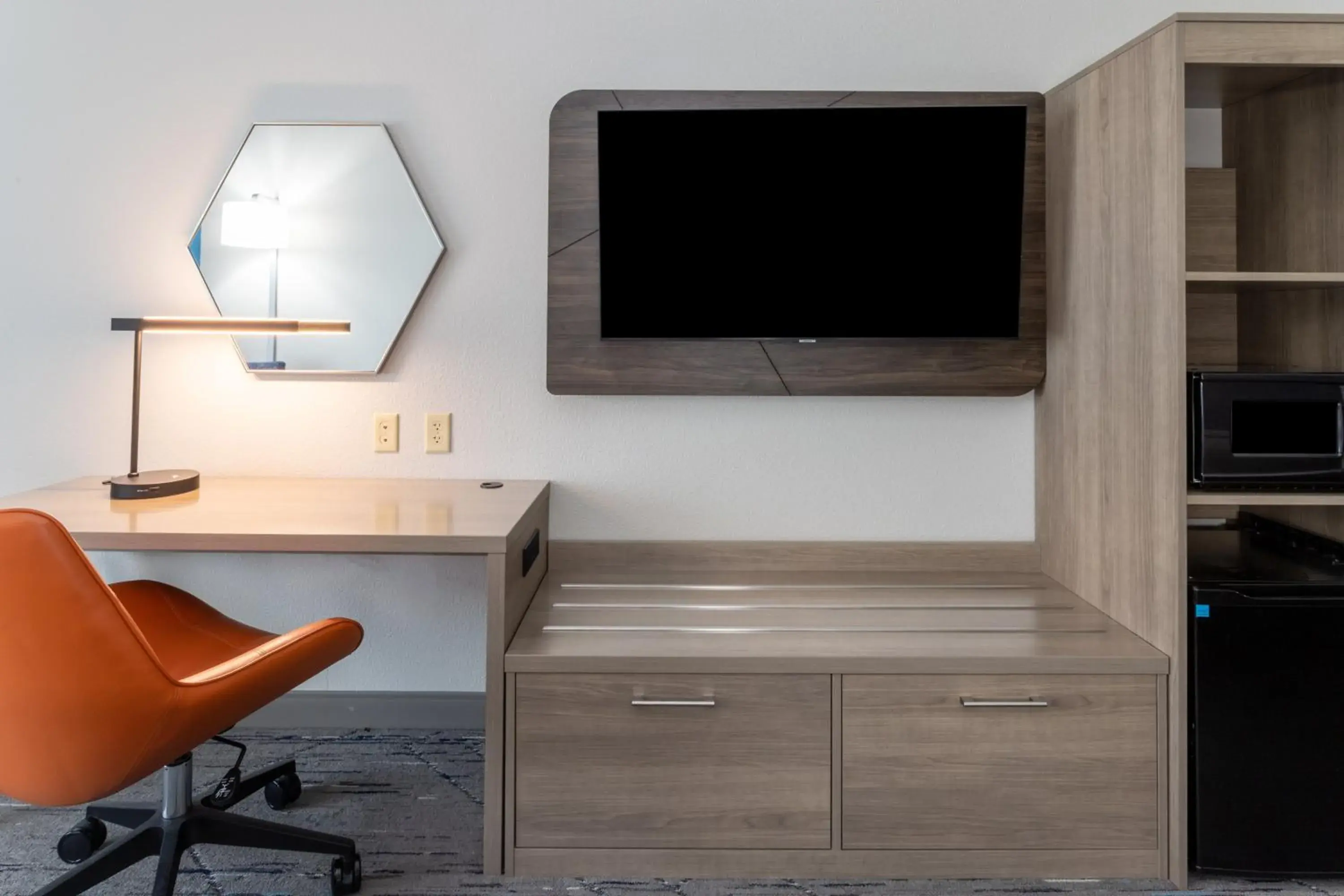 Queen Room with Two Queen Beds - Hearing Accessible in Holiday Inn Express Crystal River by IHG Queen Room with Two Queen Beds - Hearing Accessible in Holiday Inn Express Crystal River by IHG