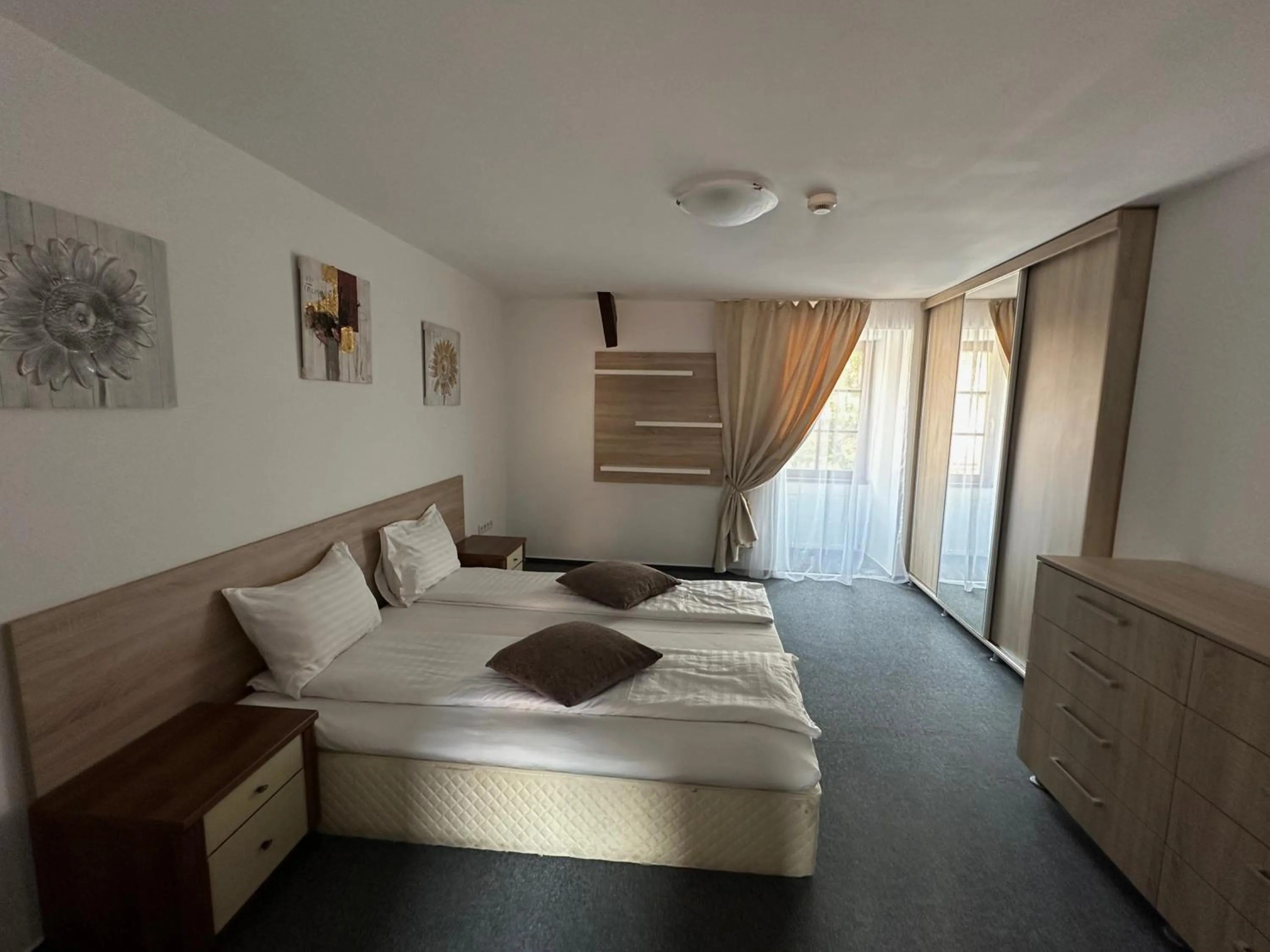 Bed in Hotel The Council