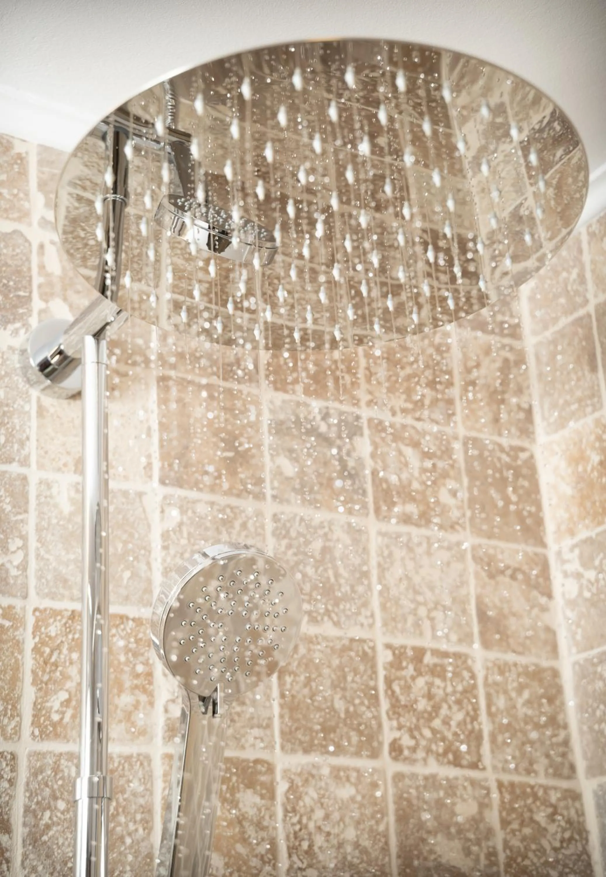 Shower in Hotel The Council