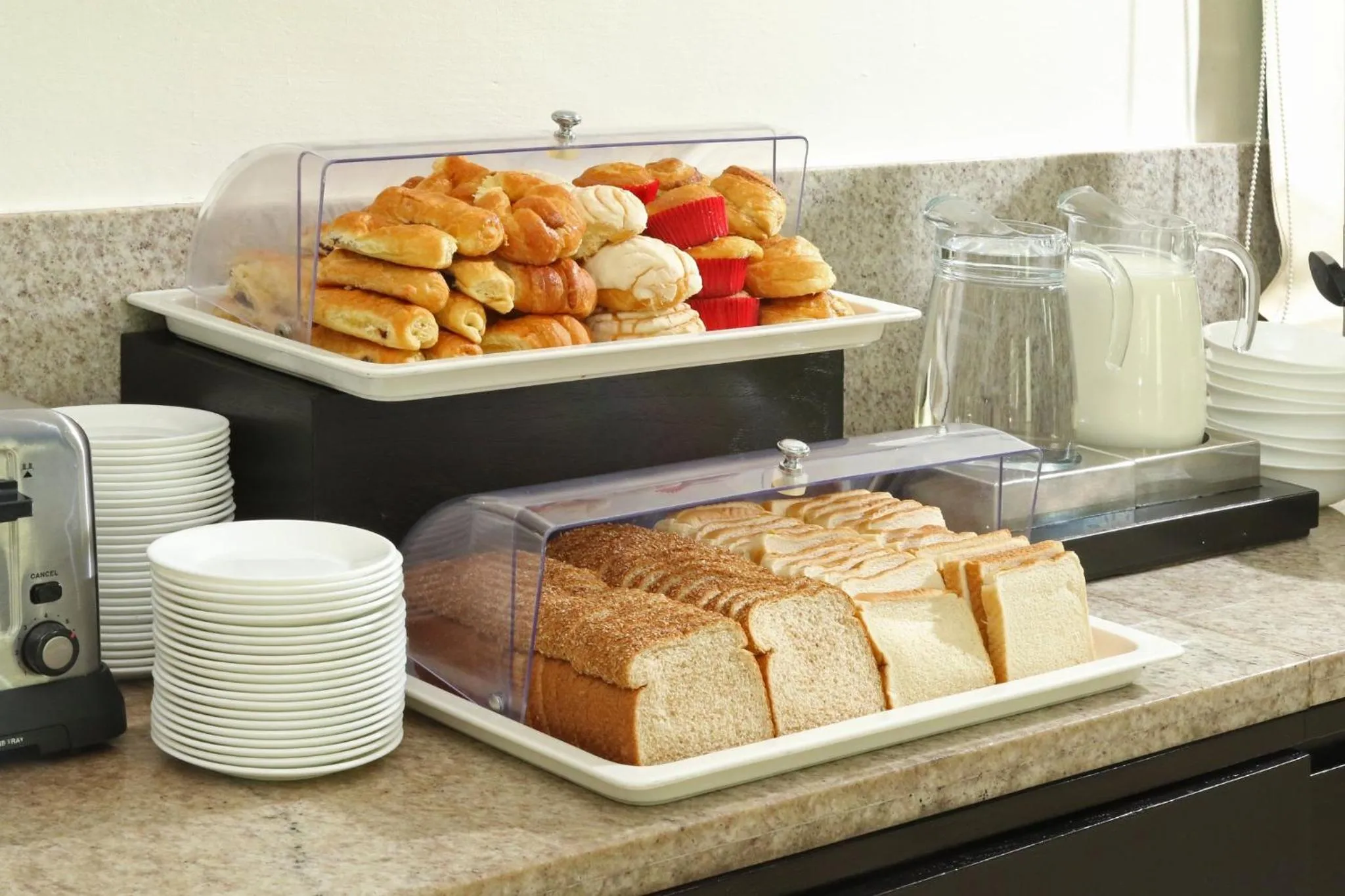 Restaurant/places to eat in Holiday Inn Express Ciudad Del Carmen by IHG