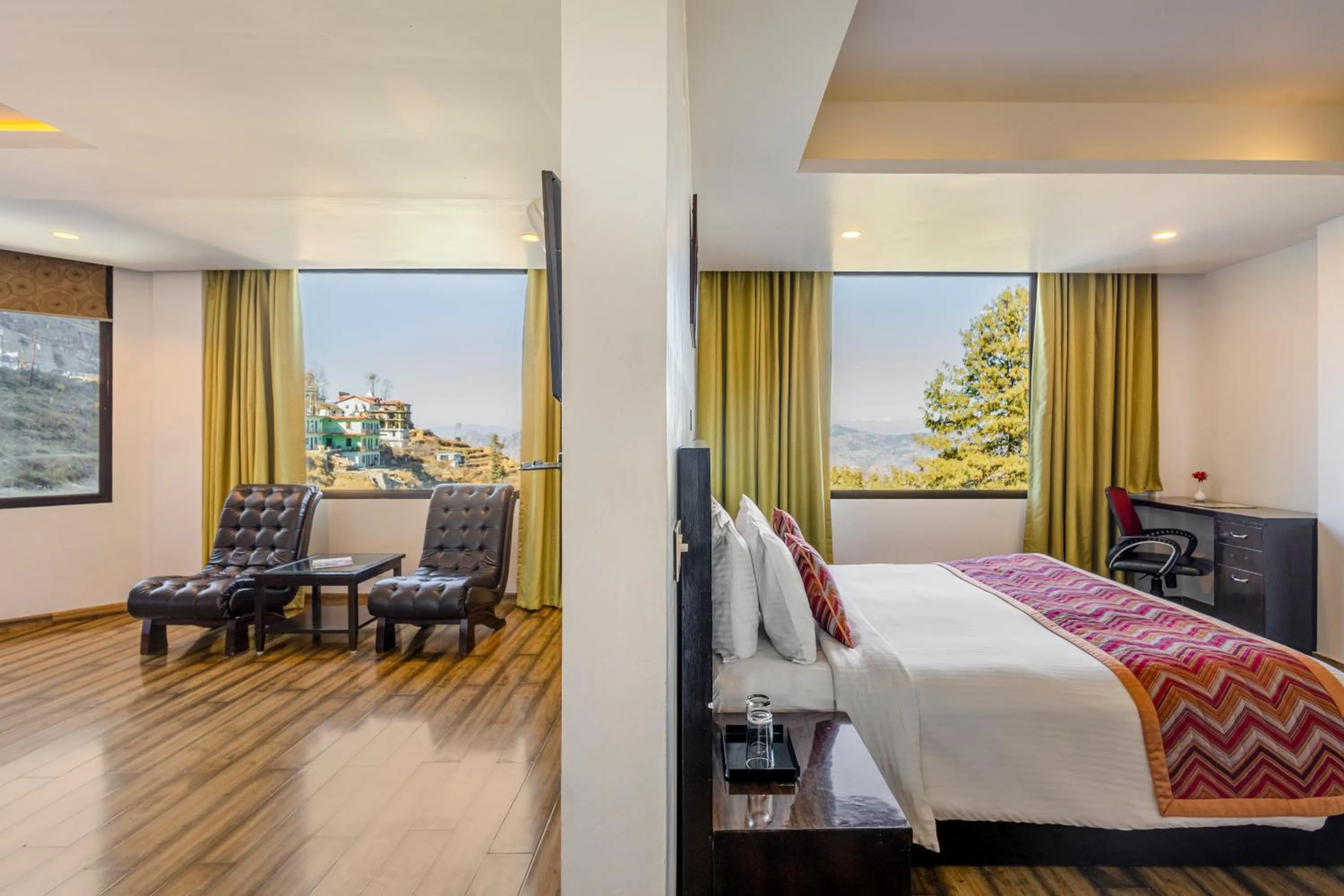 Photo of the whole room, Bed in Sterling Kufri