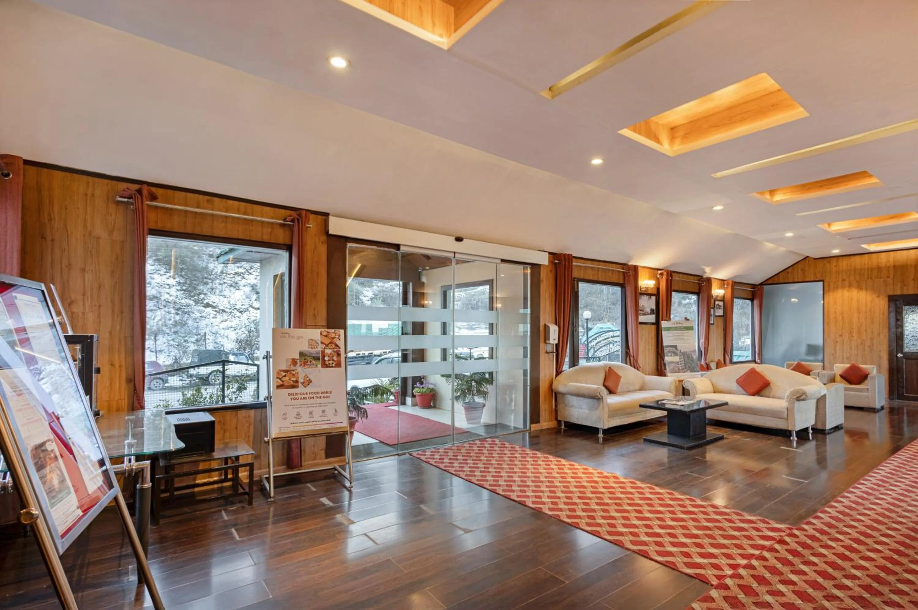 Lobby or reception in Sterling Kufri