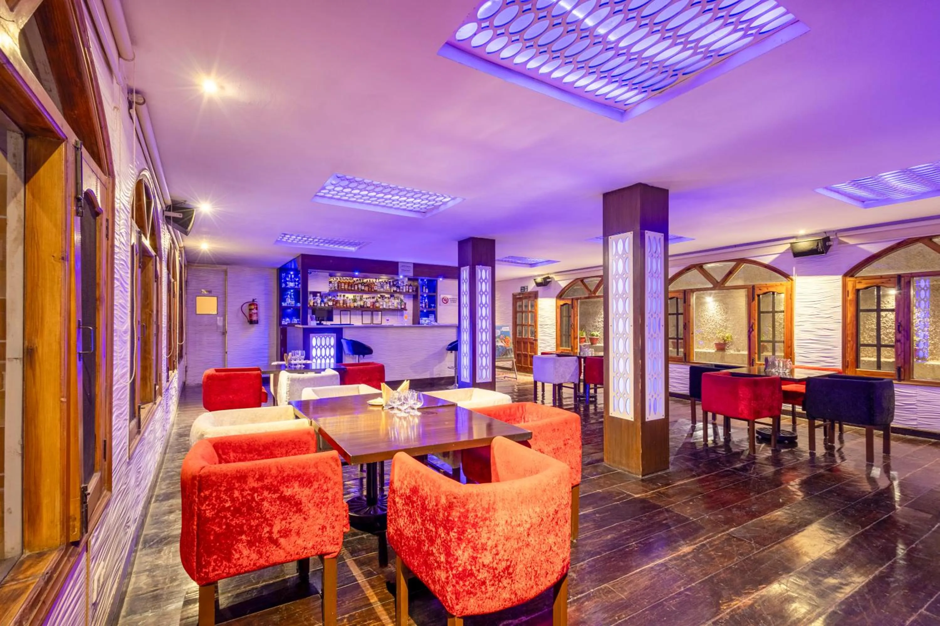 Lounge or bar in Sterling Kufri