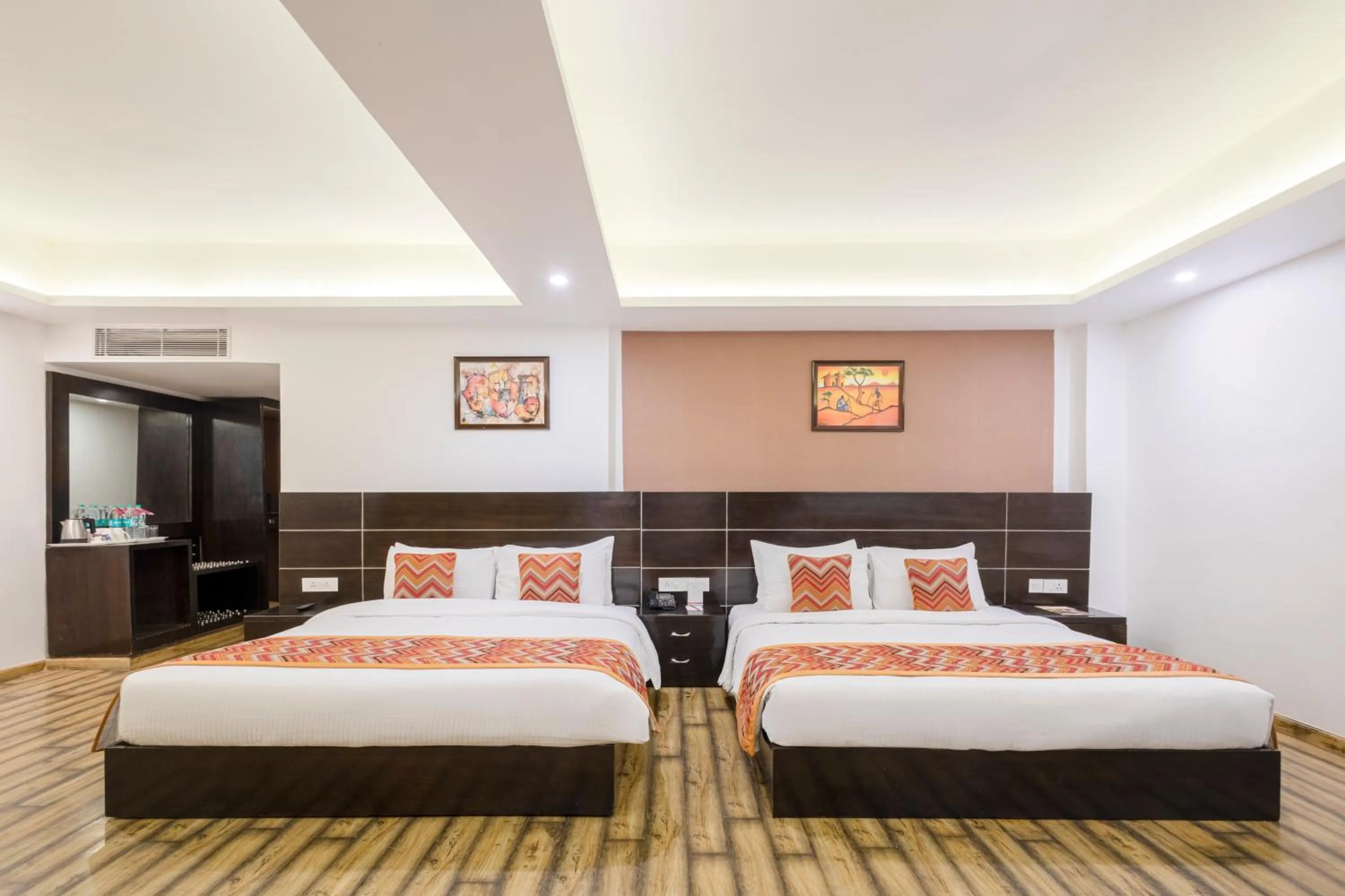 Bedroom, Bed in Sterling Kufri