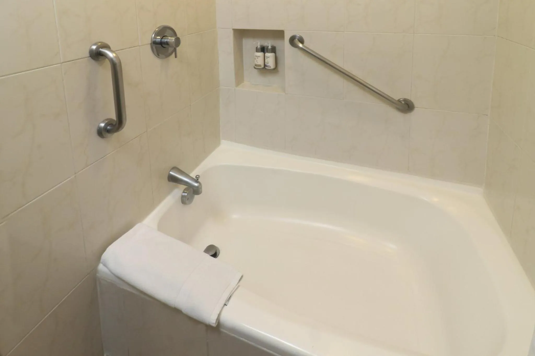 Bathroom in Holiday Inn Ciudad Del Carmen by IHG