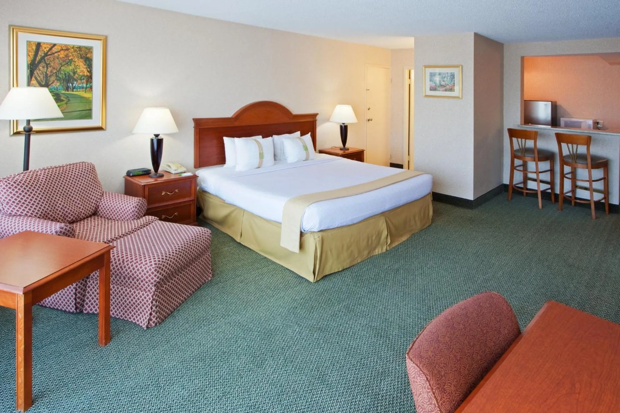 Photo of the whole room, Bed in Holiday Inn University Area Charlottesville by IHG