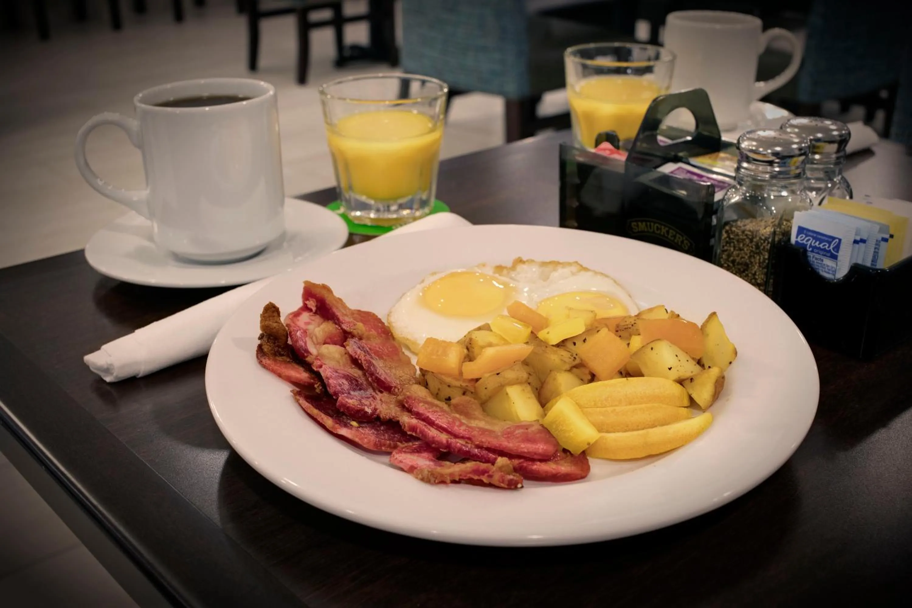 Restaurant/places to eat in Holiday Inn University Area Charlottesville by IHG