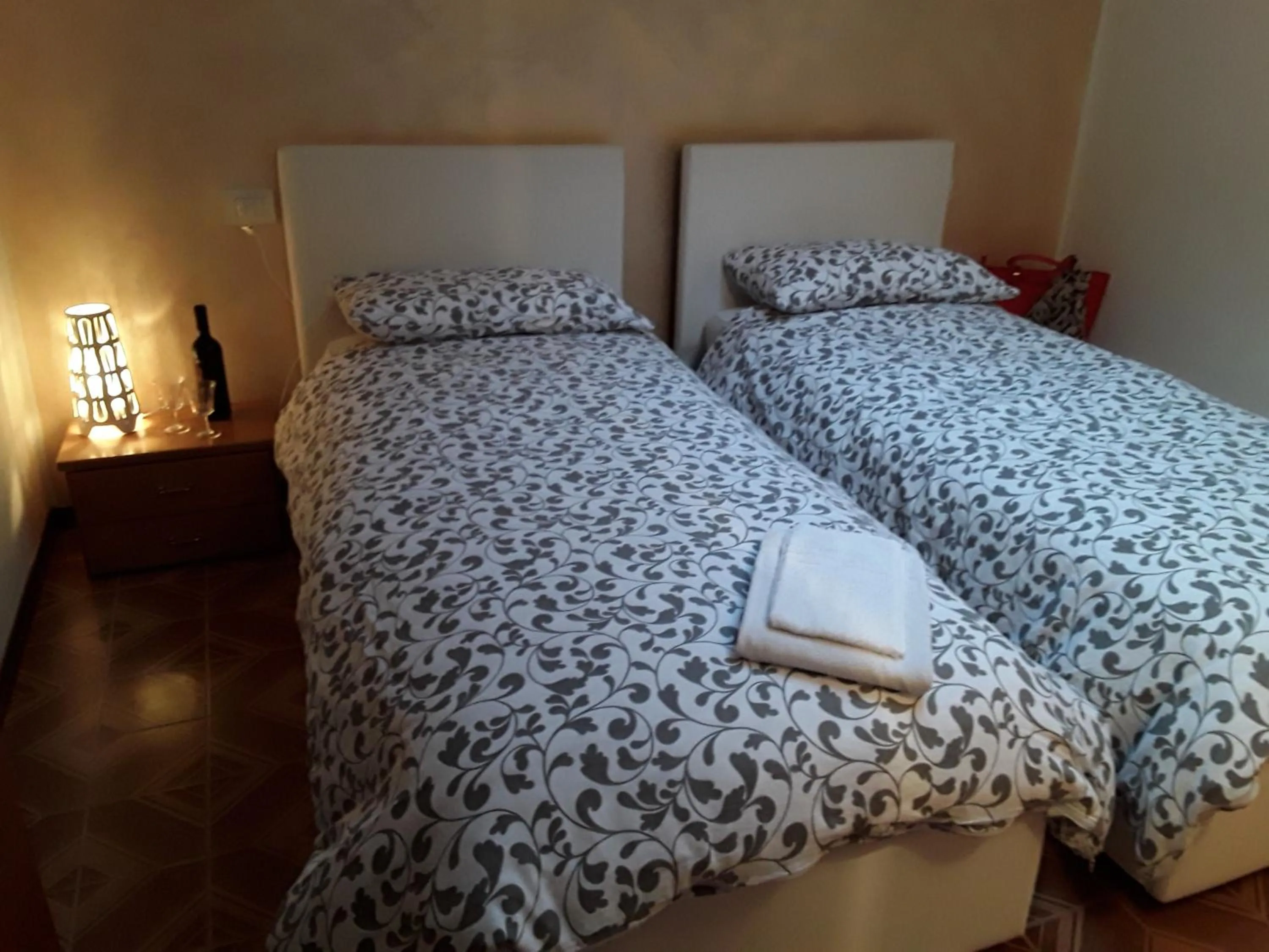 Bed in Camere Porto Vecchio con parcheggio a pochi passi dal castello