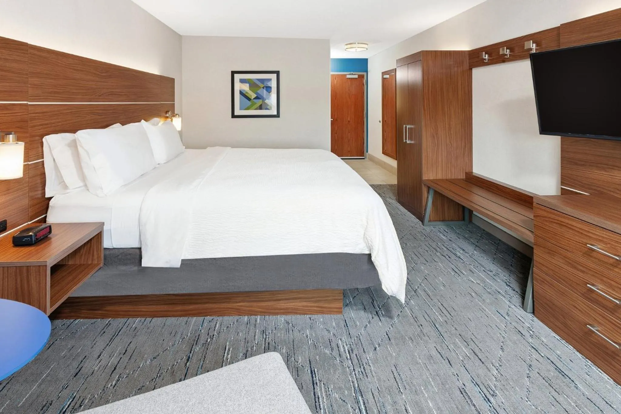 Photo of the whole room, Bed in Holiday Inn Express Hotel & Suites Urbana-Champaign-U of I Area by IHG