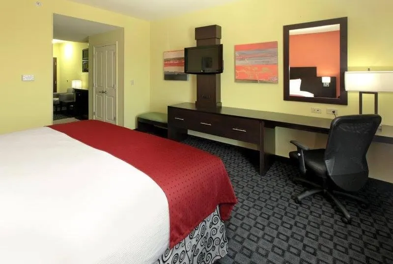 Bed in Holiday Inn Garland by IHG