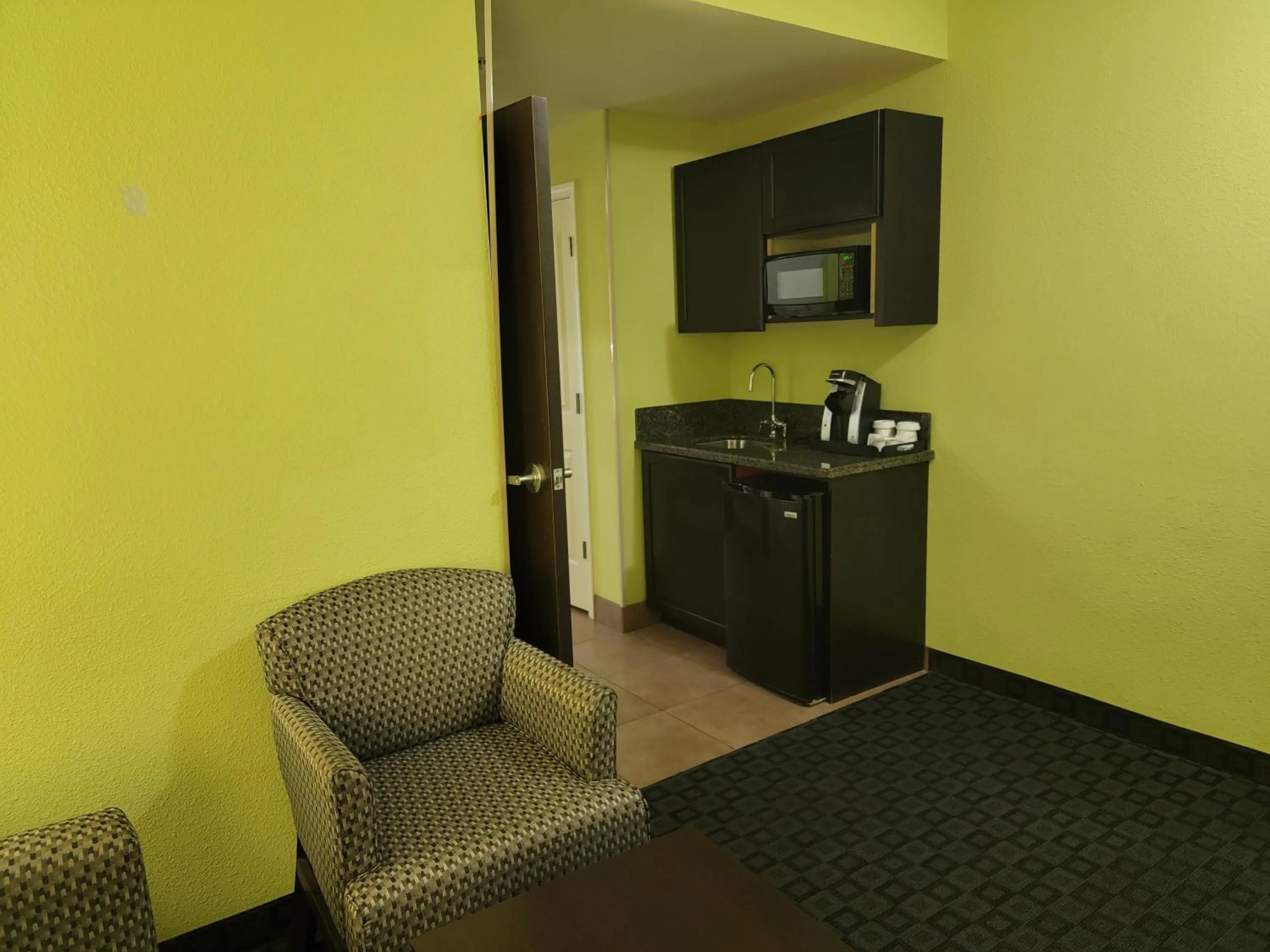Photo of the whole room in Holiday Inn Garland by IHG