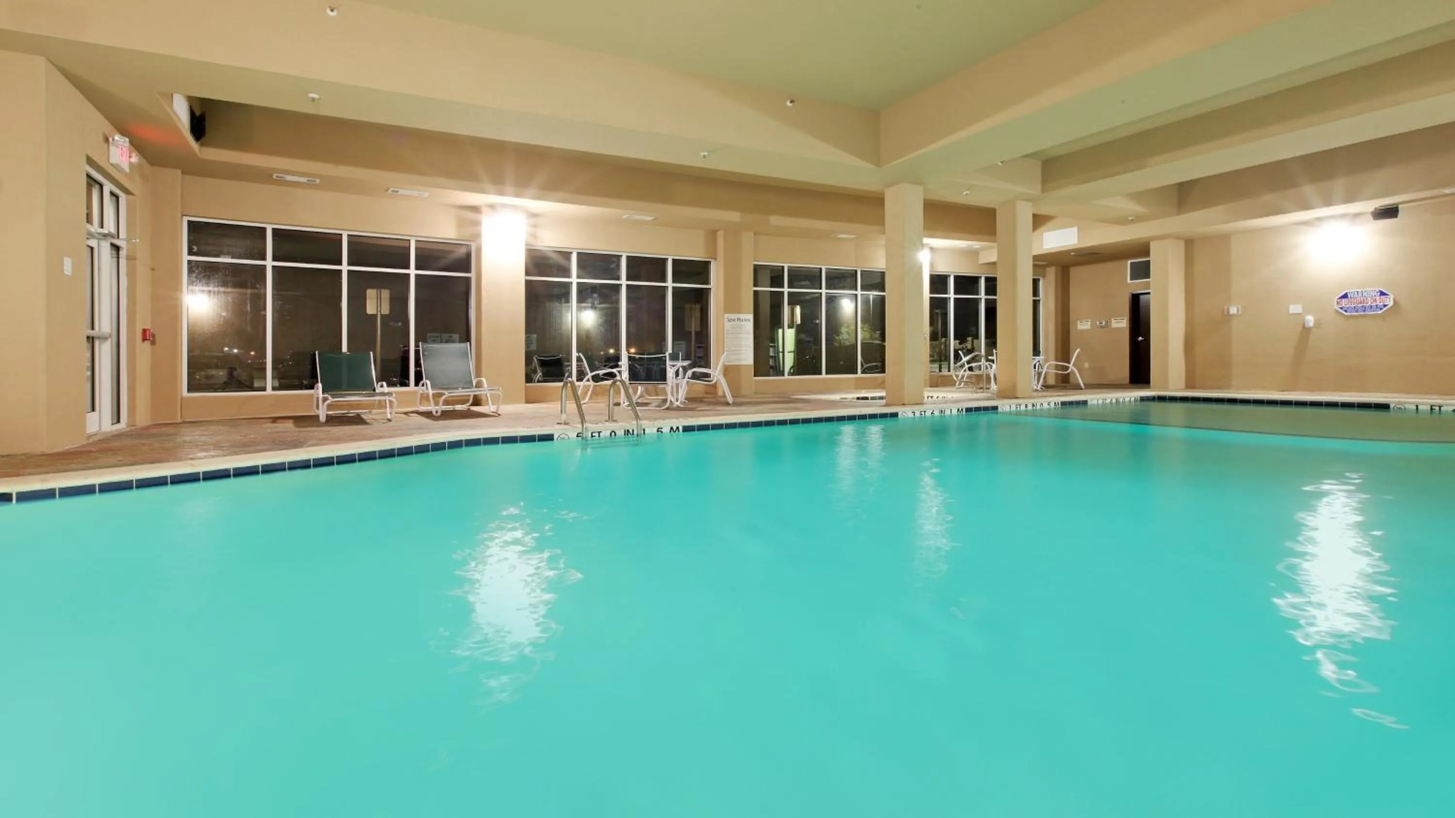 Swimming pool in Holiday Inn Garland by IHG