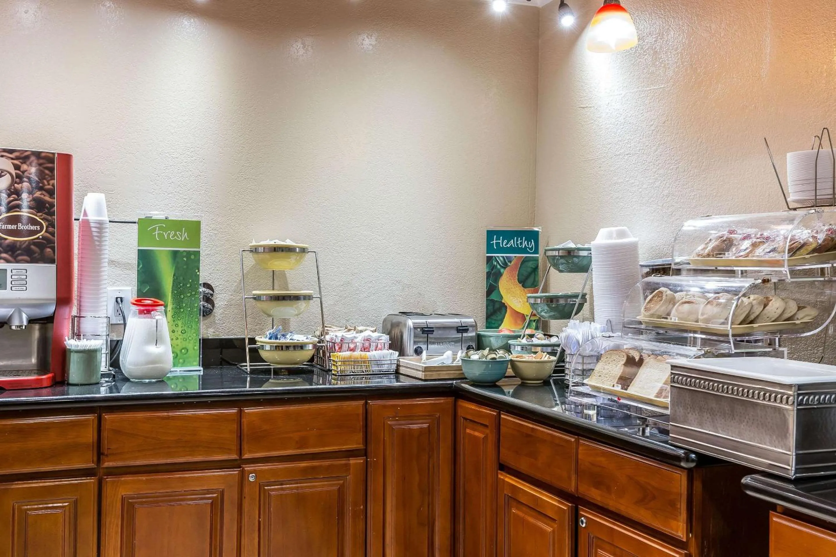 Restaurant/places to eat in Quality Inn Salinas City Center Area