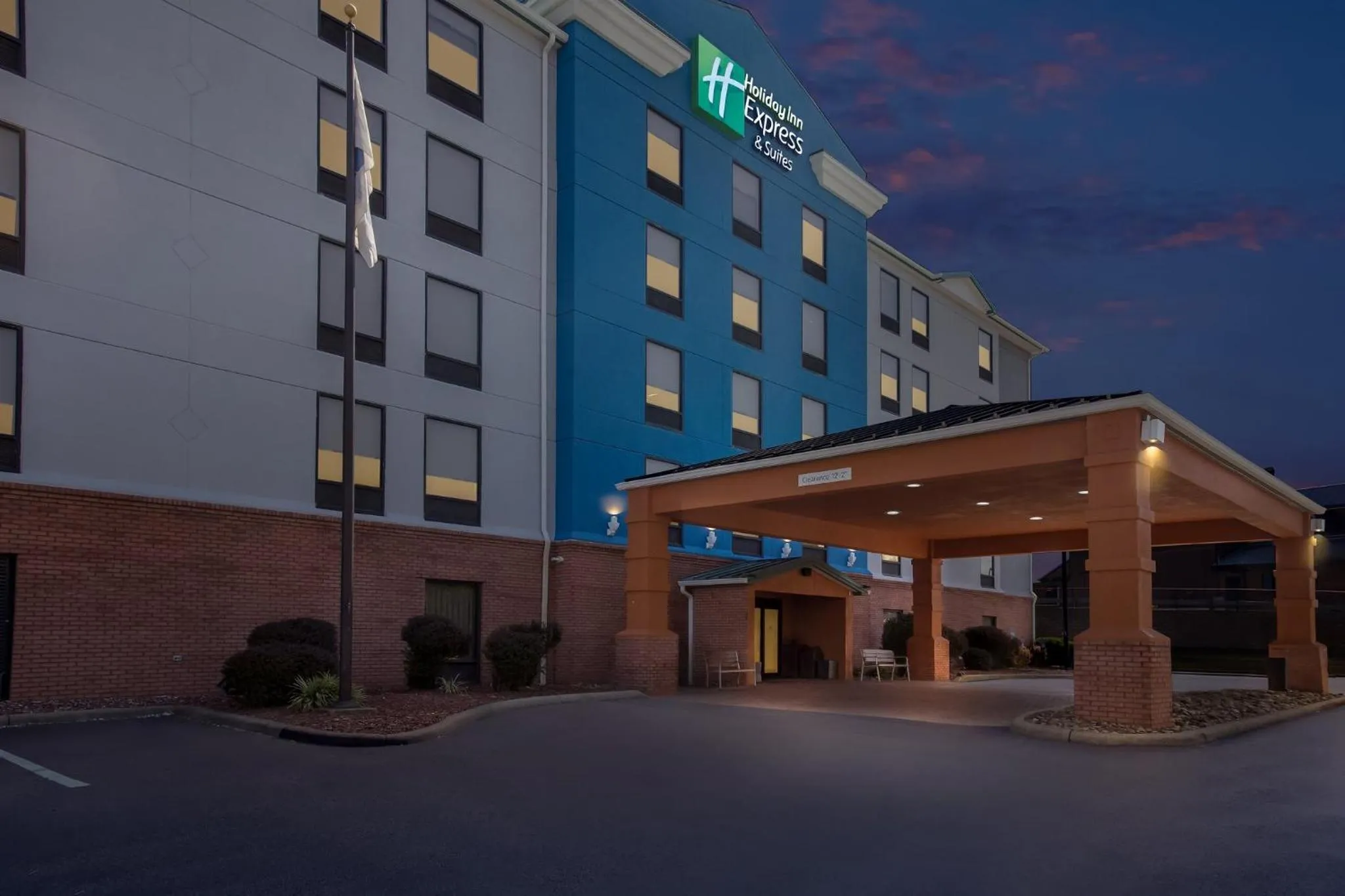 Property building in Holiday Inn Express Hotel & Suites Charleston-Southridge by IHG