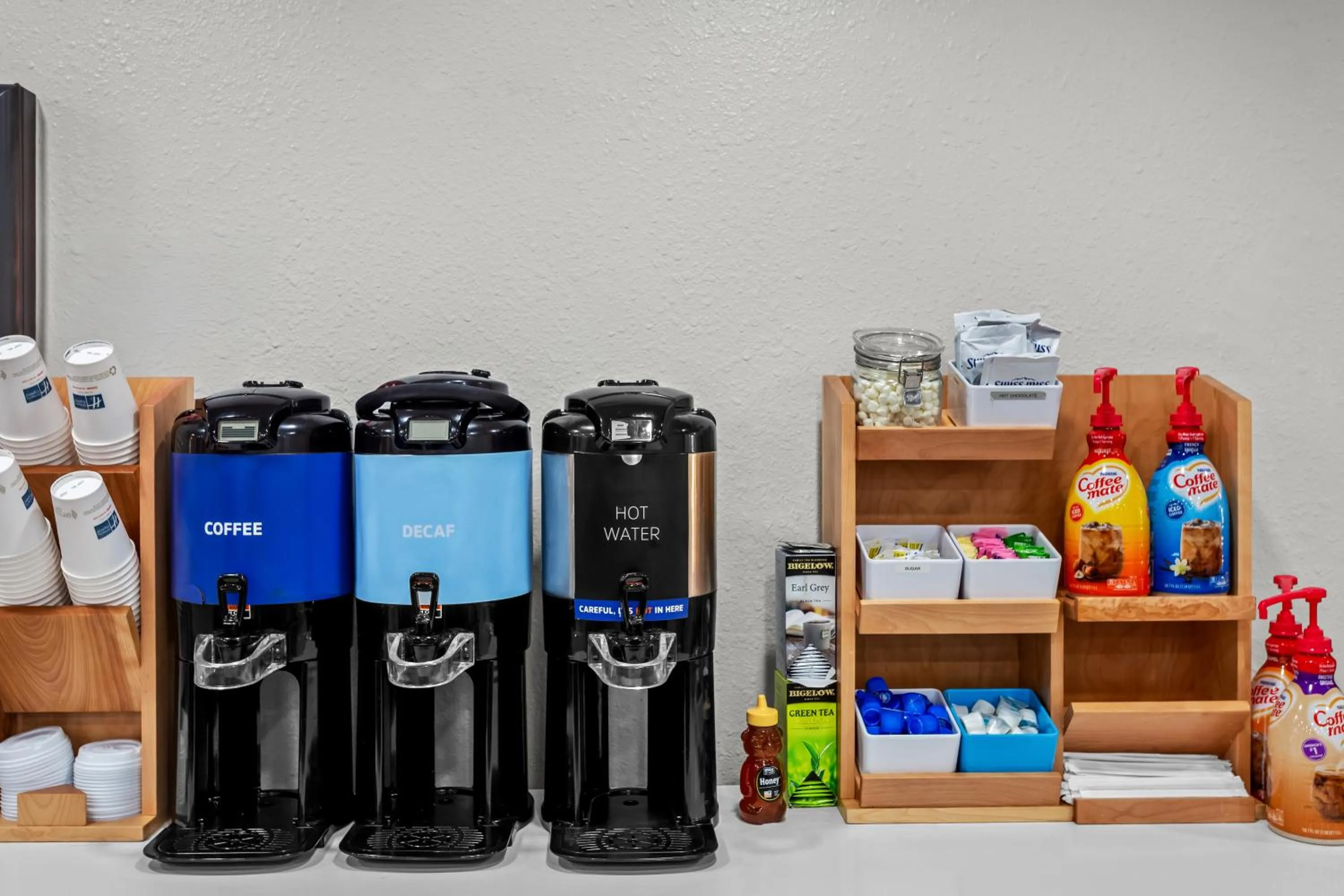 Coffee/tea facilities in Holiday Inn Express Hotel & Suites Charleston-Southridge by IHG