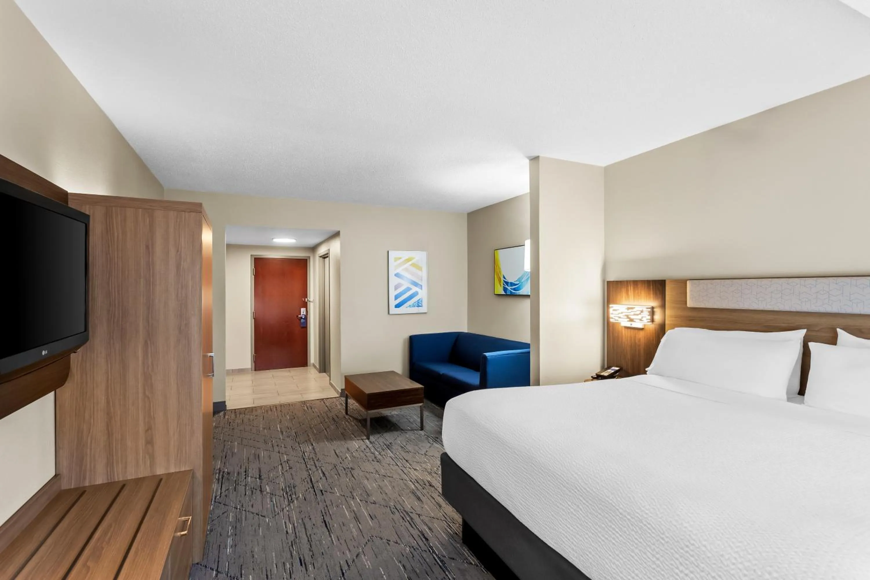 Guests, Bed in Holiday Inn Express Hotel & Suites Charleston-Southridge by IHG