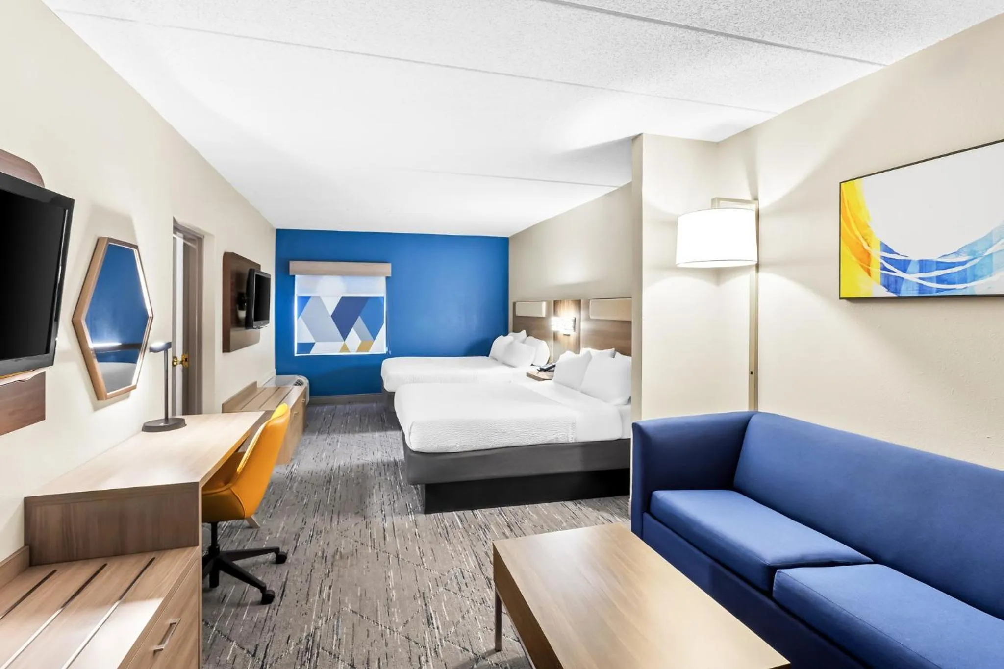 Photo of the whole room, Bed in Holiday Inn Express Hotel & Suites Charleston-Southridge by IHG