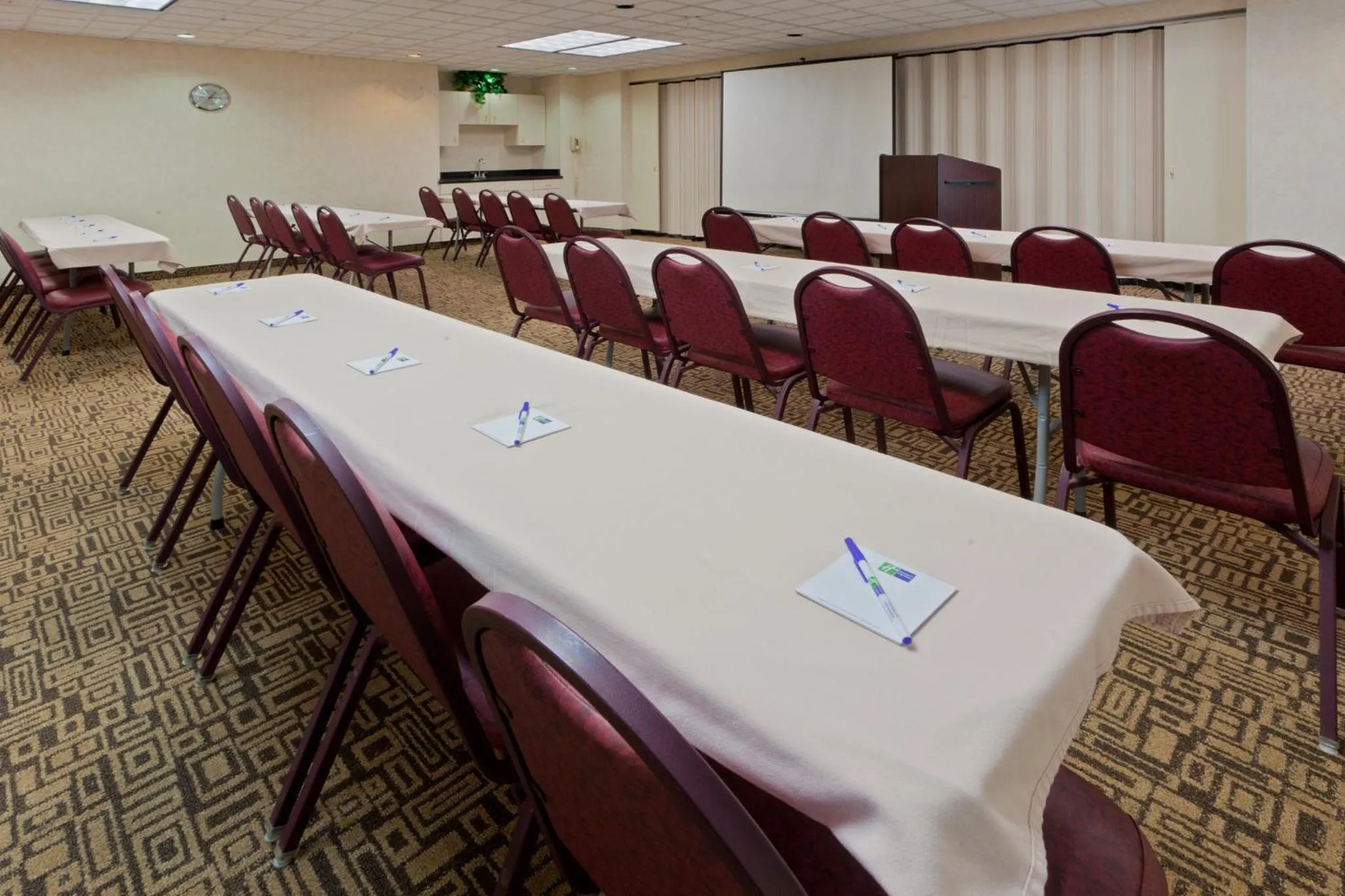 Meeting/conference room in Holiday Inn Express Hotel & Suites Charleston-Southridge by IHG