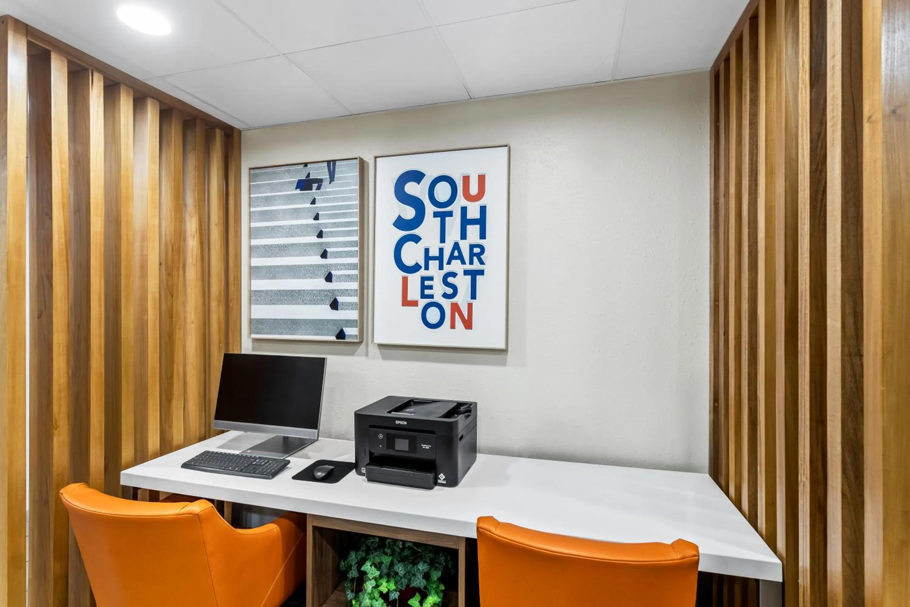 Business facilities in Holiday Inn Express Hotel & Suites Charleston-Southridge by IHG