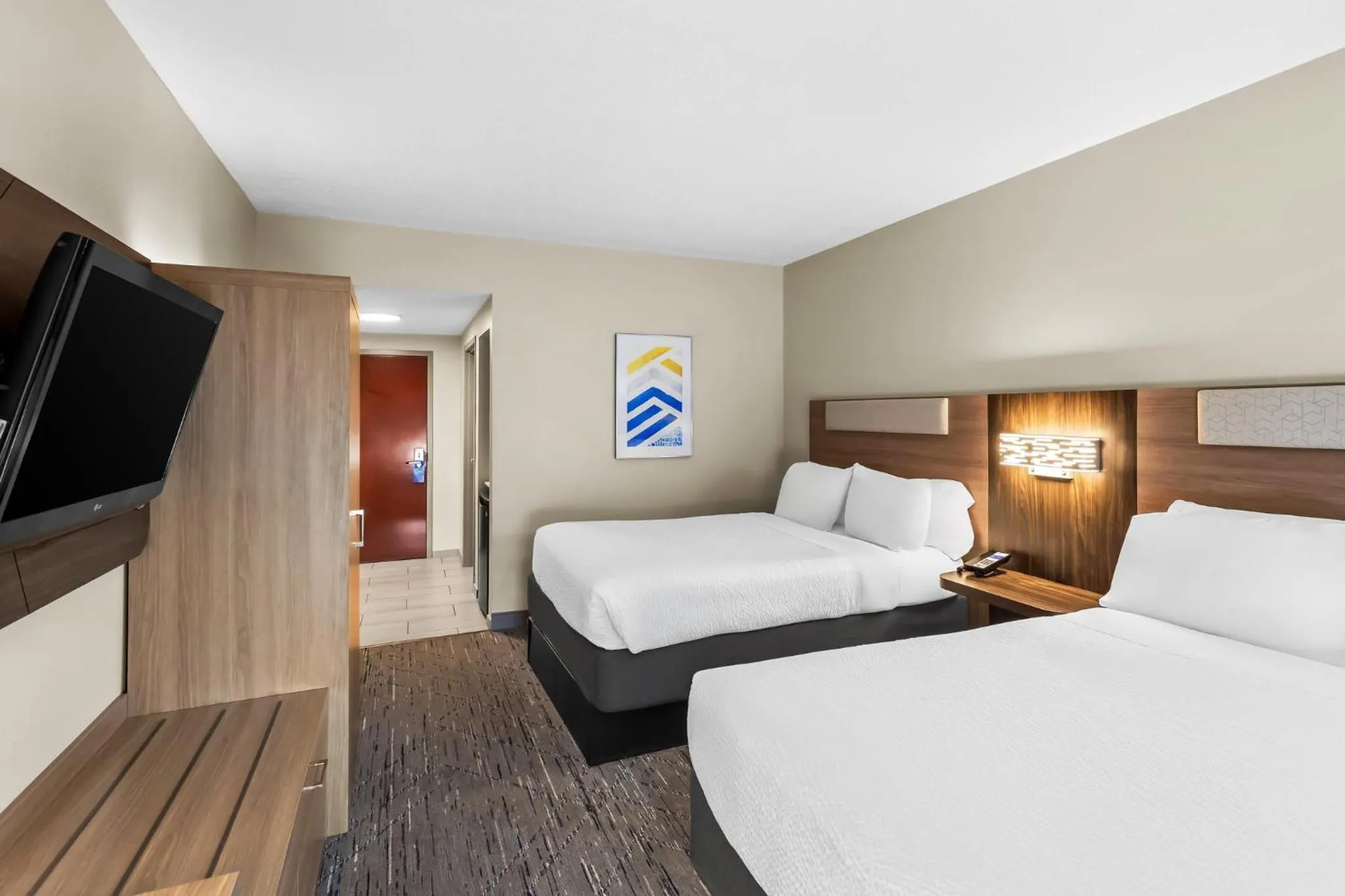Photo of the whole room, Bed in Holiday Inn Express Hotel & Suites Charleston-Southridge by IHG