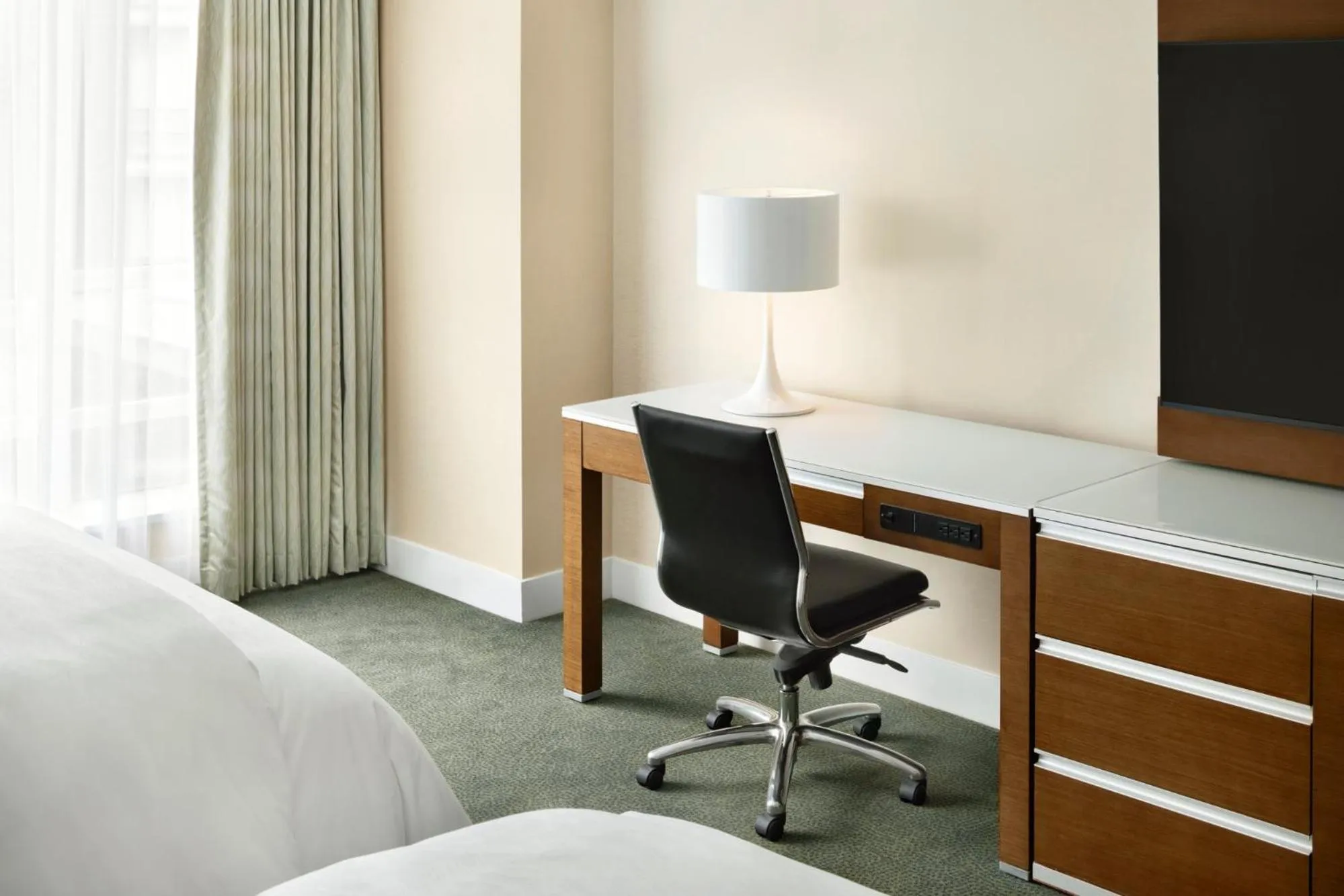 TV and multimedia in The Westin Wall Centre, Vancouver Airport