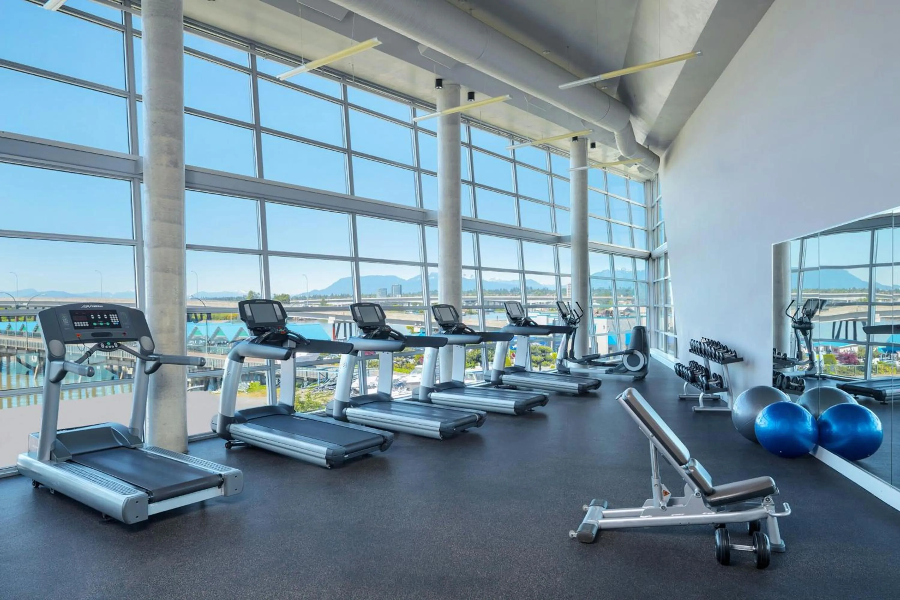 Area and facilities in The Westin Wall Centre, Vancouver Airport