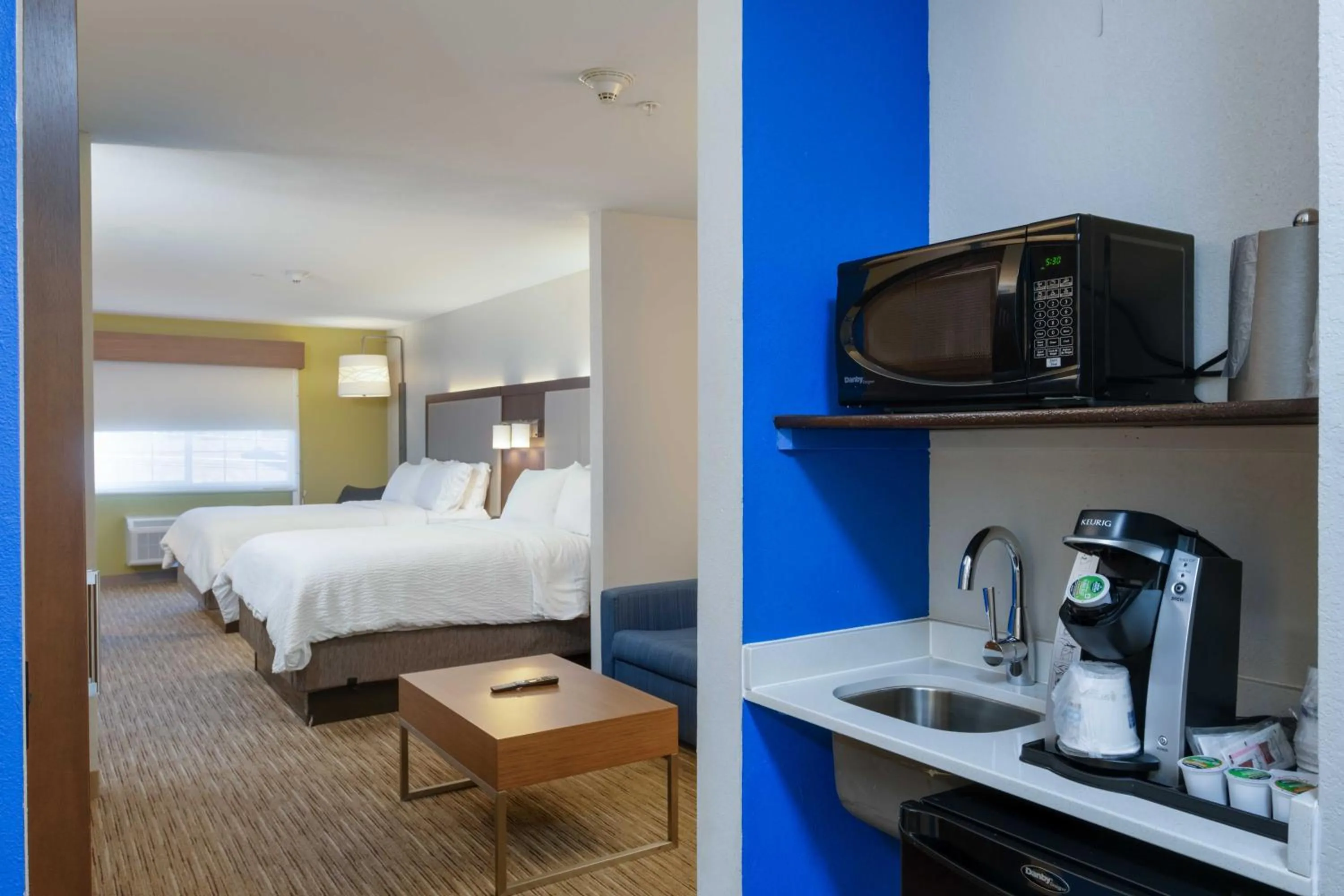 Bed in Holiday Inn Express Hotel & Suites Carlsbad by IHG