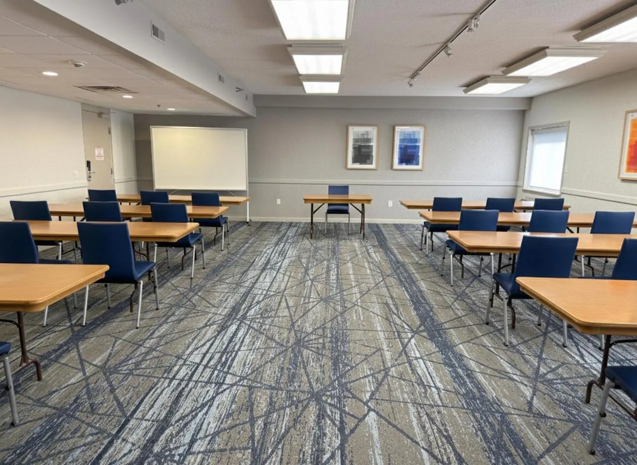 Meeting/conference room in Holiday Inn Express Hotel & Suites Port Clinton-Catawba Island by IHG