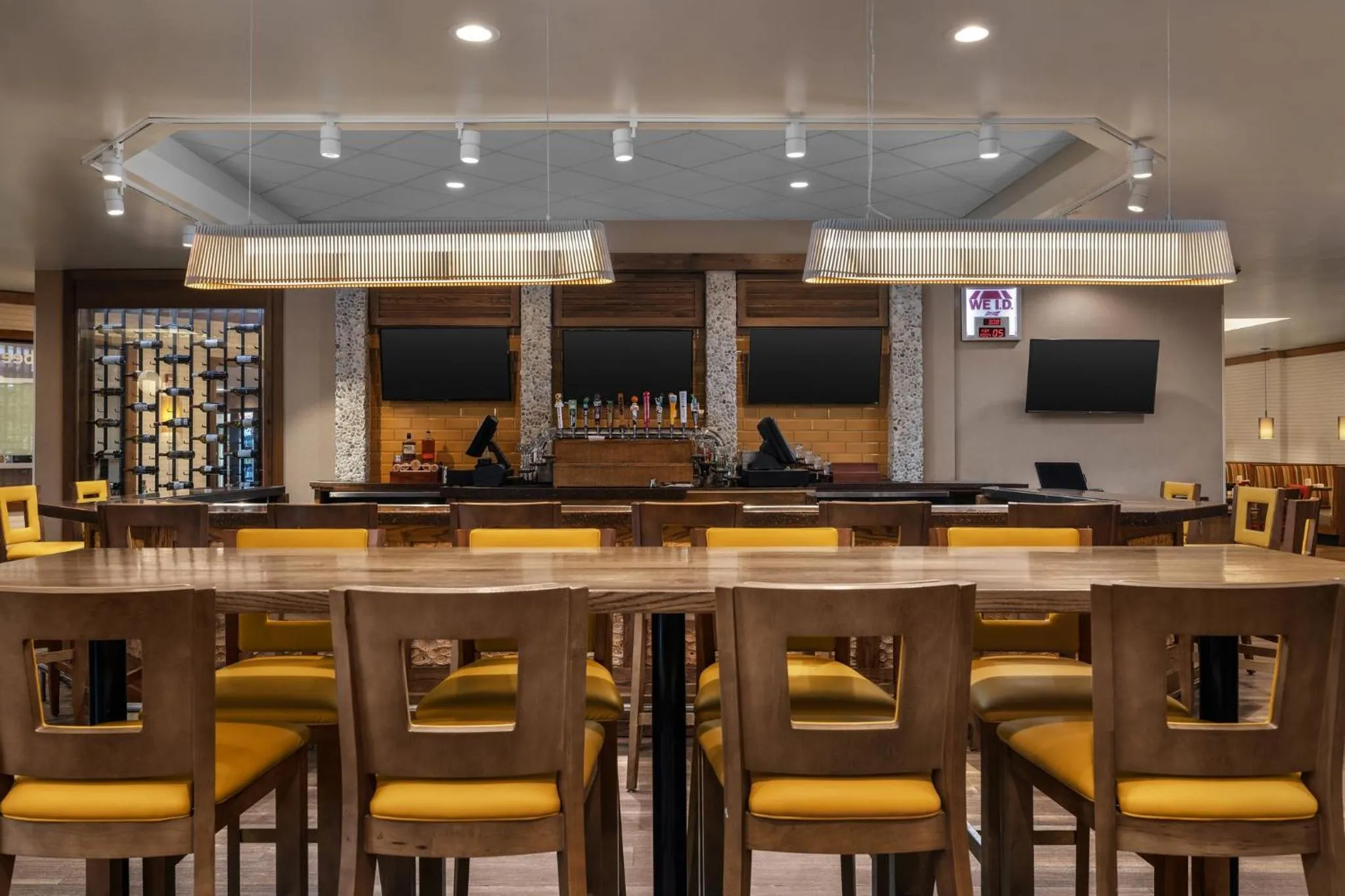 Restaurant/places to eat in Holiday Inn Dubuque/Galena by IHG