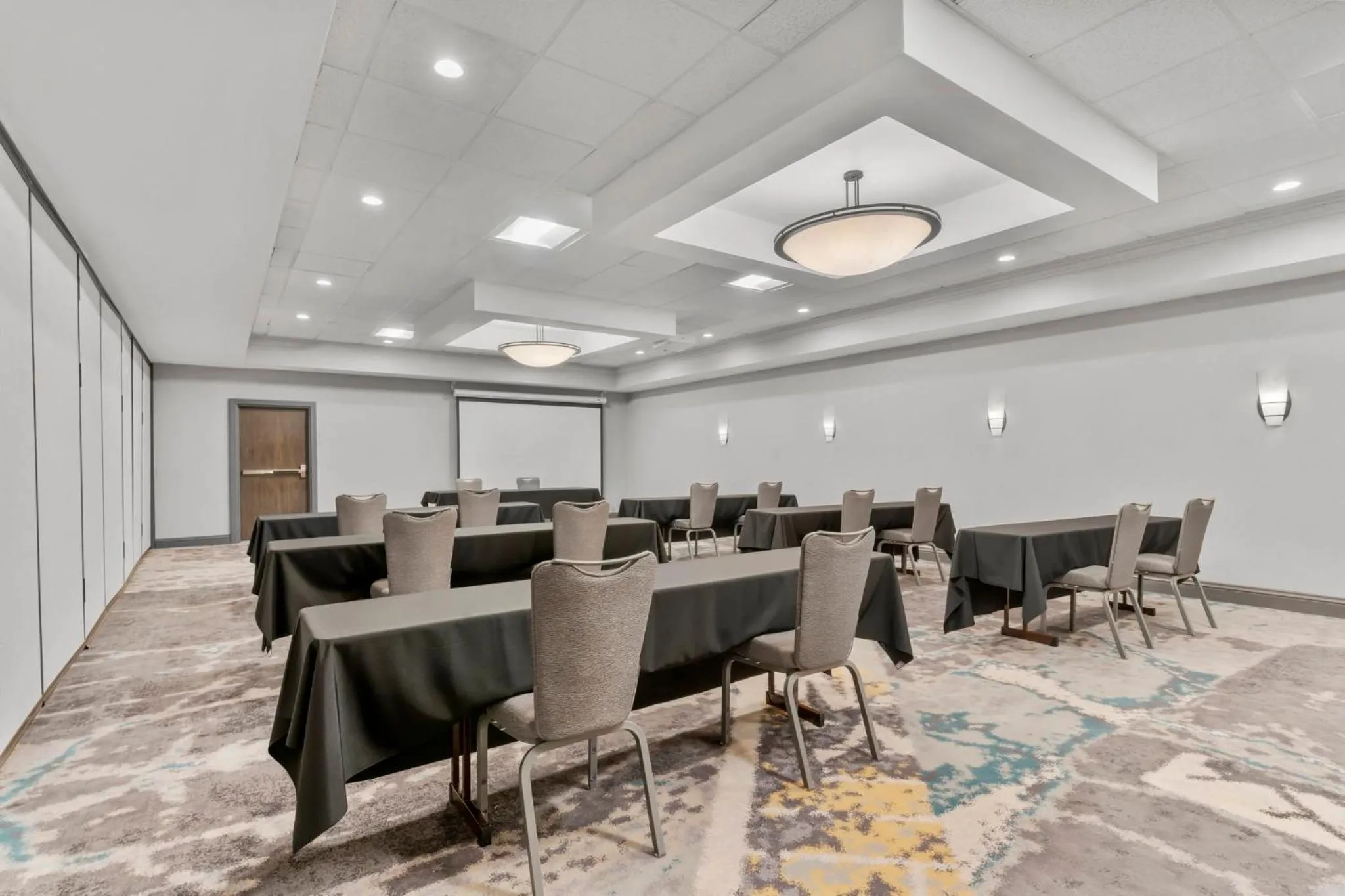 Meeting/conference room in Holiday Inn Dubuque/Galena by IHG