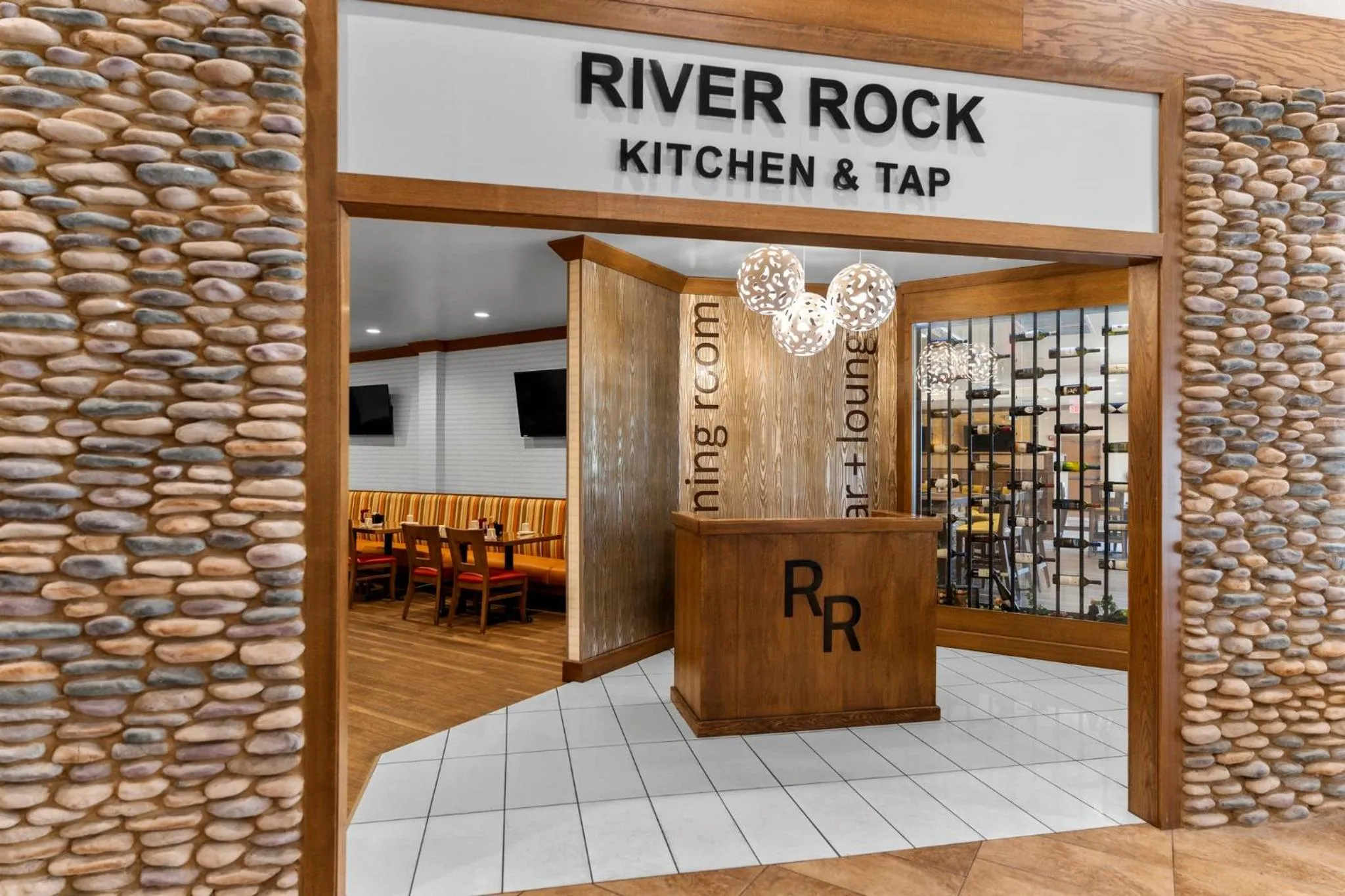 Restaurant/places to eat in Holiday Inn Dubuque/Galena by IHG