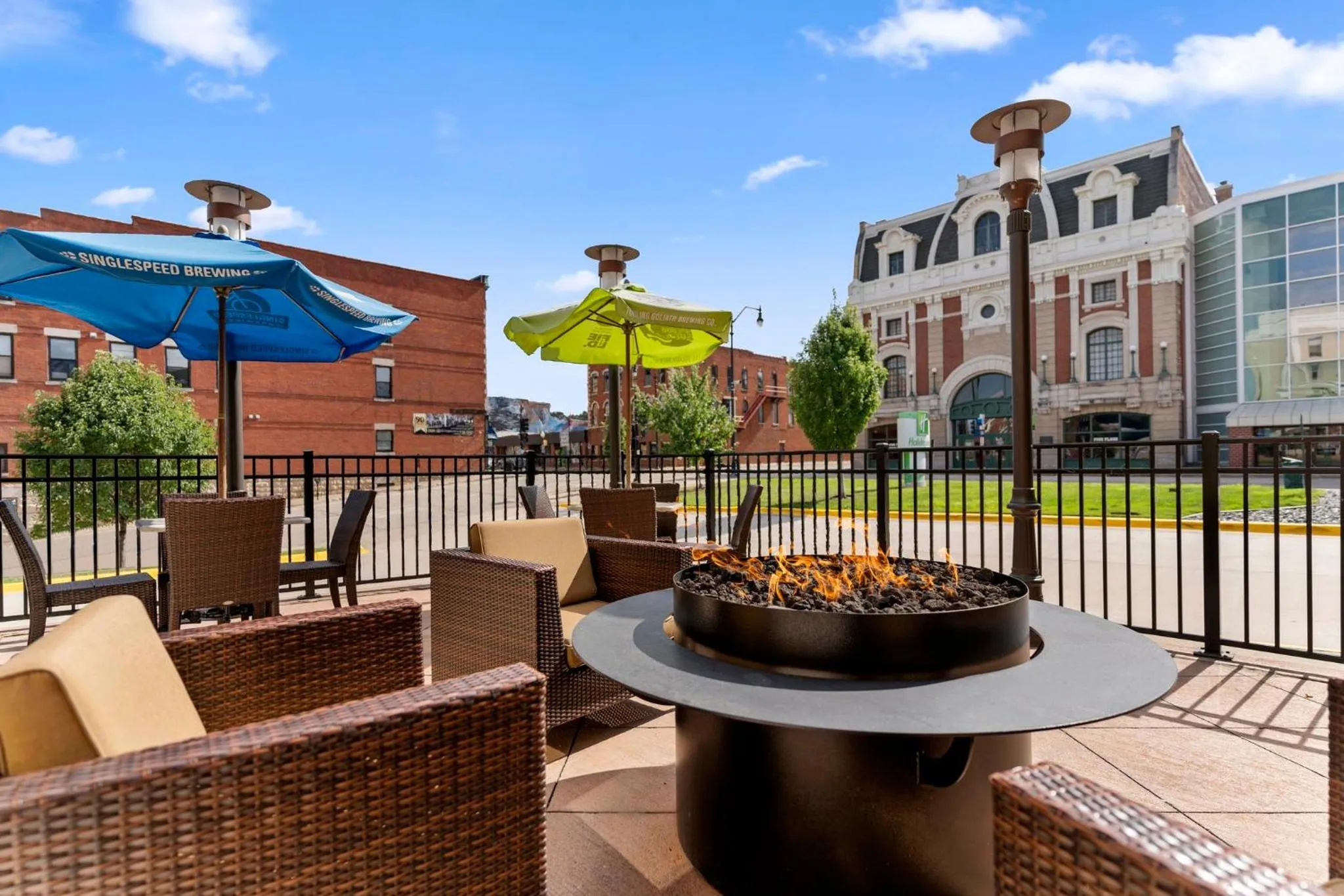 Restaurant/places to eat in Holiday Inn Dubuque/Galena by IHG