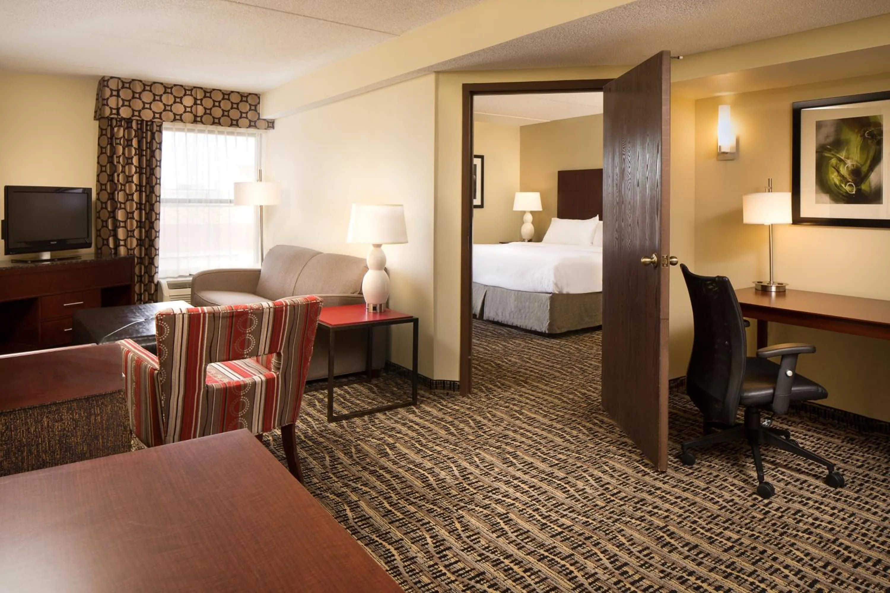 Photo of the whole room, Bed in Holiday Inn Dubuque/Galena by IHG