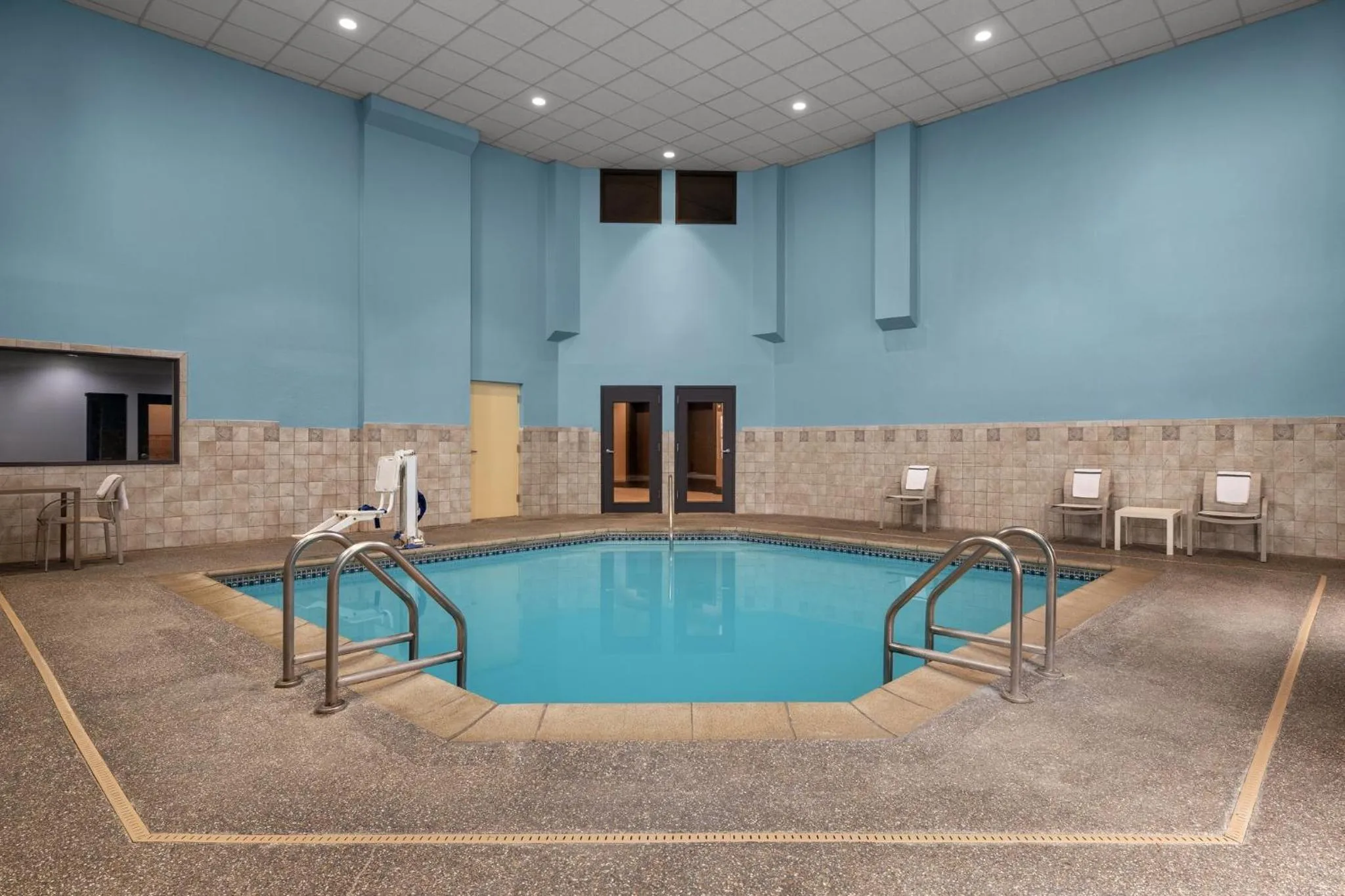 Swimming pool in Holiday Inn Dubuque/Galena by IHG