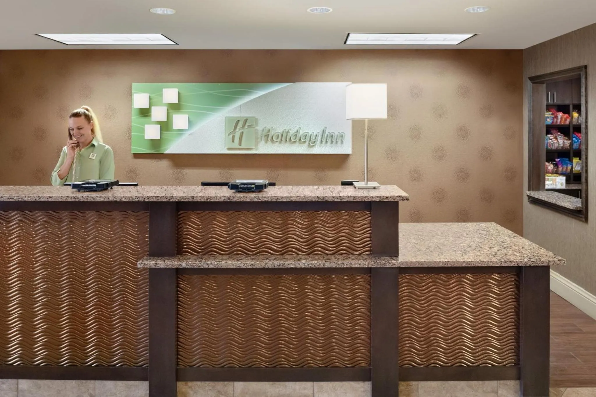 Property building in Holiday Inn Dubuque/Galena by IHG