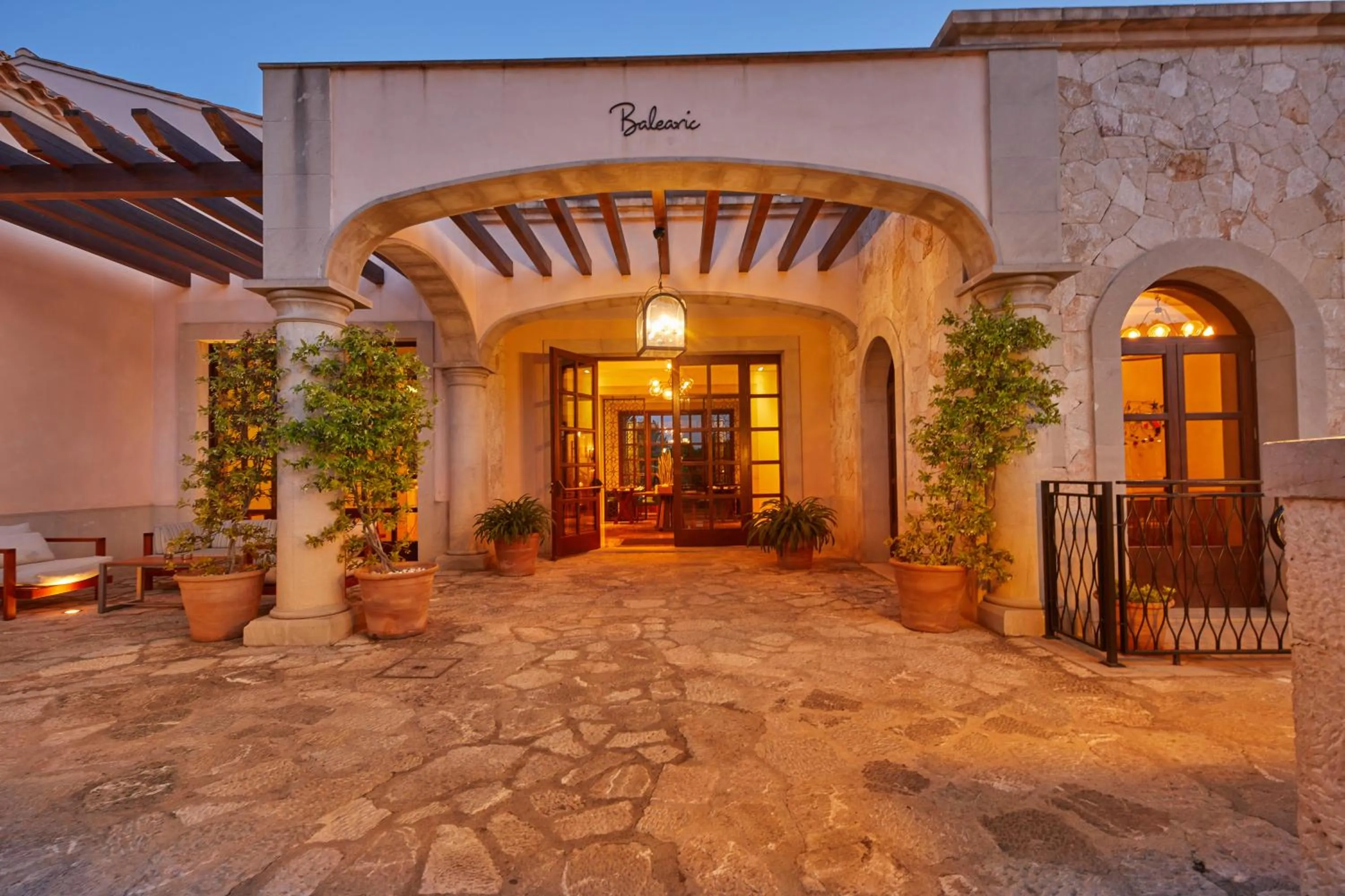 Restaurant/places to eat in CAP VERMELL GRAND HOTEL