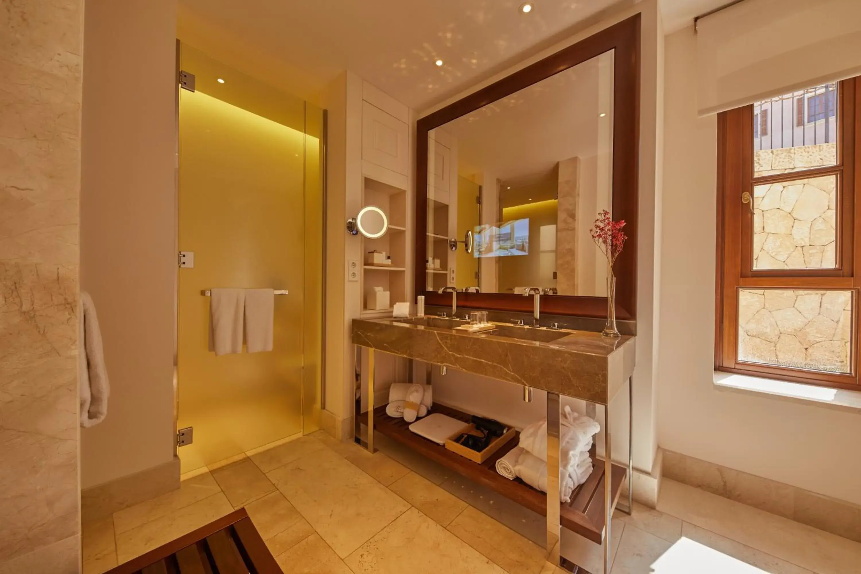 Grand Suite with View in CAP VERMELL GRAND HOTEL Grand Suite with View in CAP VERMELL GRAND HOTEL