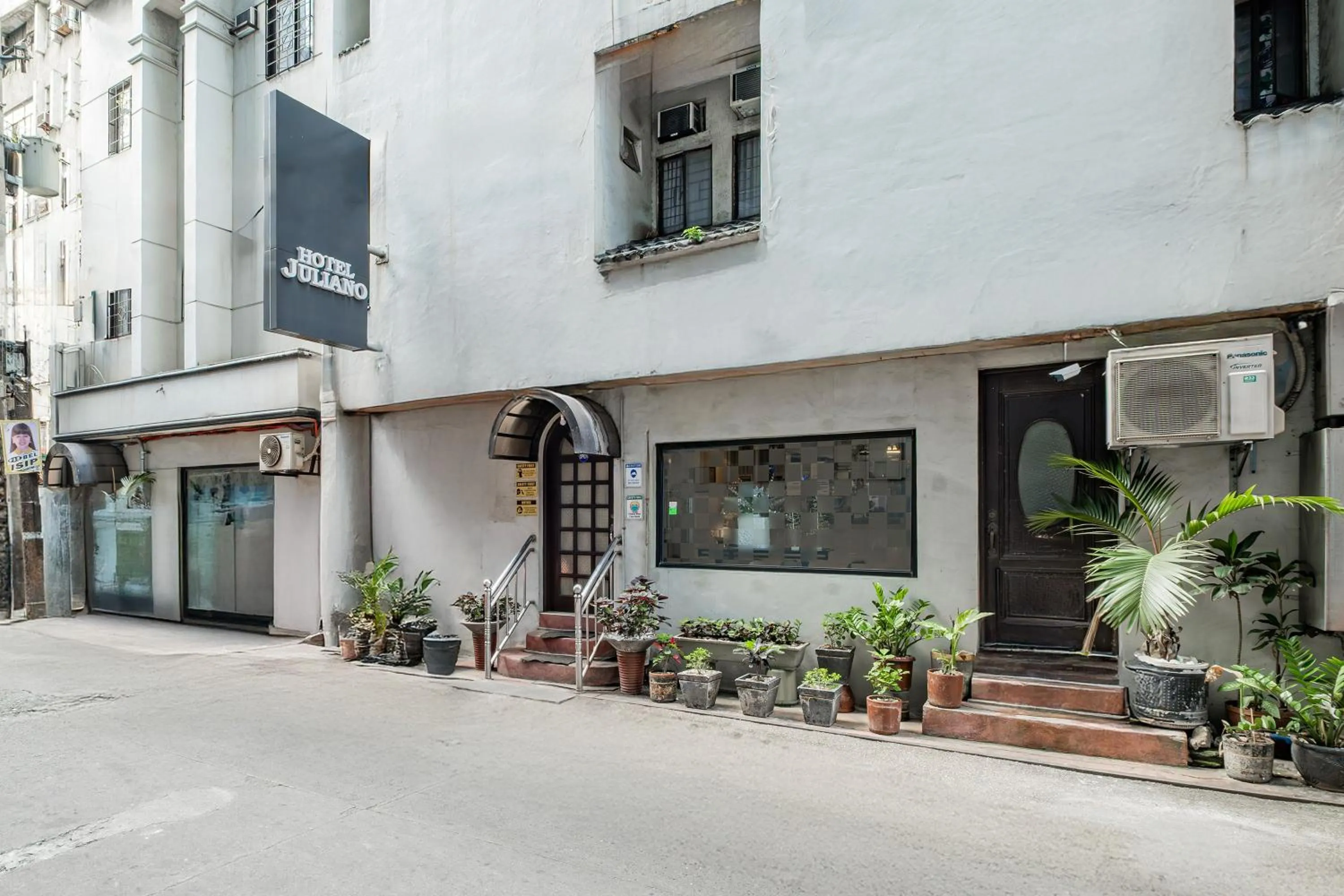 Property building in Hotel Juliano